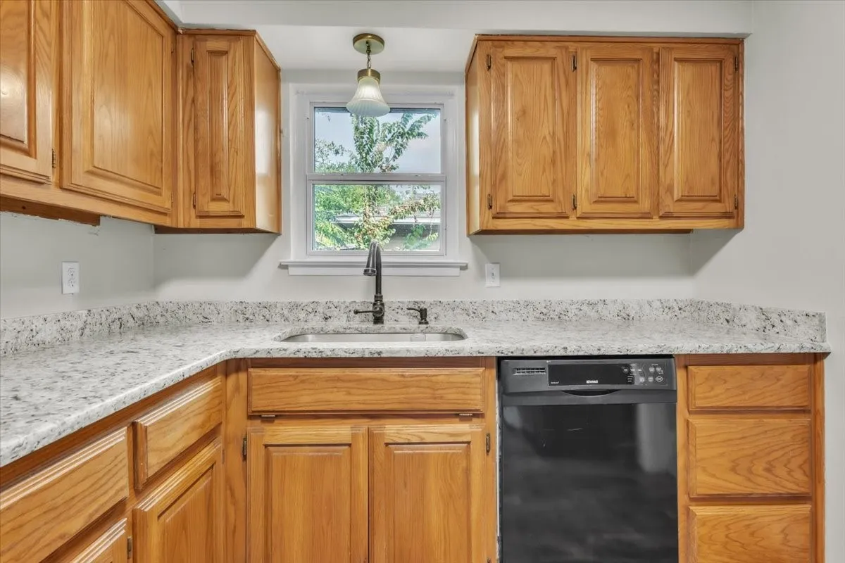 Single Family Residence For Sale in Denton County , 349 Rivercrest Drive, Lewisville, Texas 75067, 3 Bedroom, 2 Bathroom, Garage spaces, 1,638 Sqft, built in 1962, mls#21366523, Real Estate Agent in Lewisville, Homes For Sale in Denton county, Homes For Sale in Lewisville, Realtor in Lewisville Texas, Real Estate Brokerage Independent Realty Texas, Luminita Cordes Realtor
