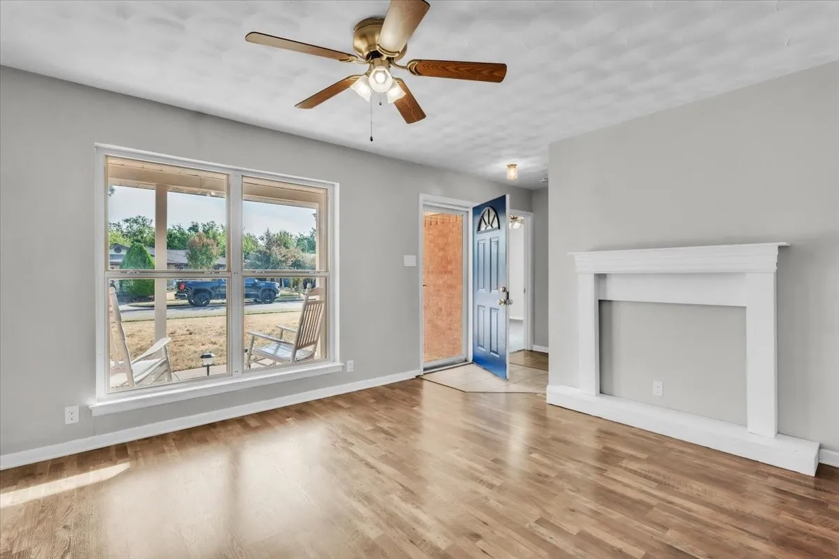 Single Family Residence For Sale in Denton County , 349 Rivercrest Drive, Lewisville, Texas 75067, 3 Bedroom, 2 Bathroom, Garage spaces, 1,638 Sqft, built in 1962, mls#21366523, Real Estate Agent in Lewisville, Homes For Sale in Denton county, Homes For Sale in Lewisville, Realtor in Lewisville Texas, Real Estate Brokerage Independent Realty Texas, Luminita Cordes Realtor
