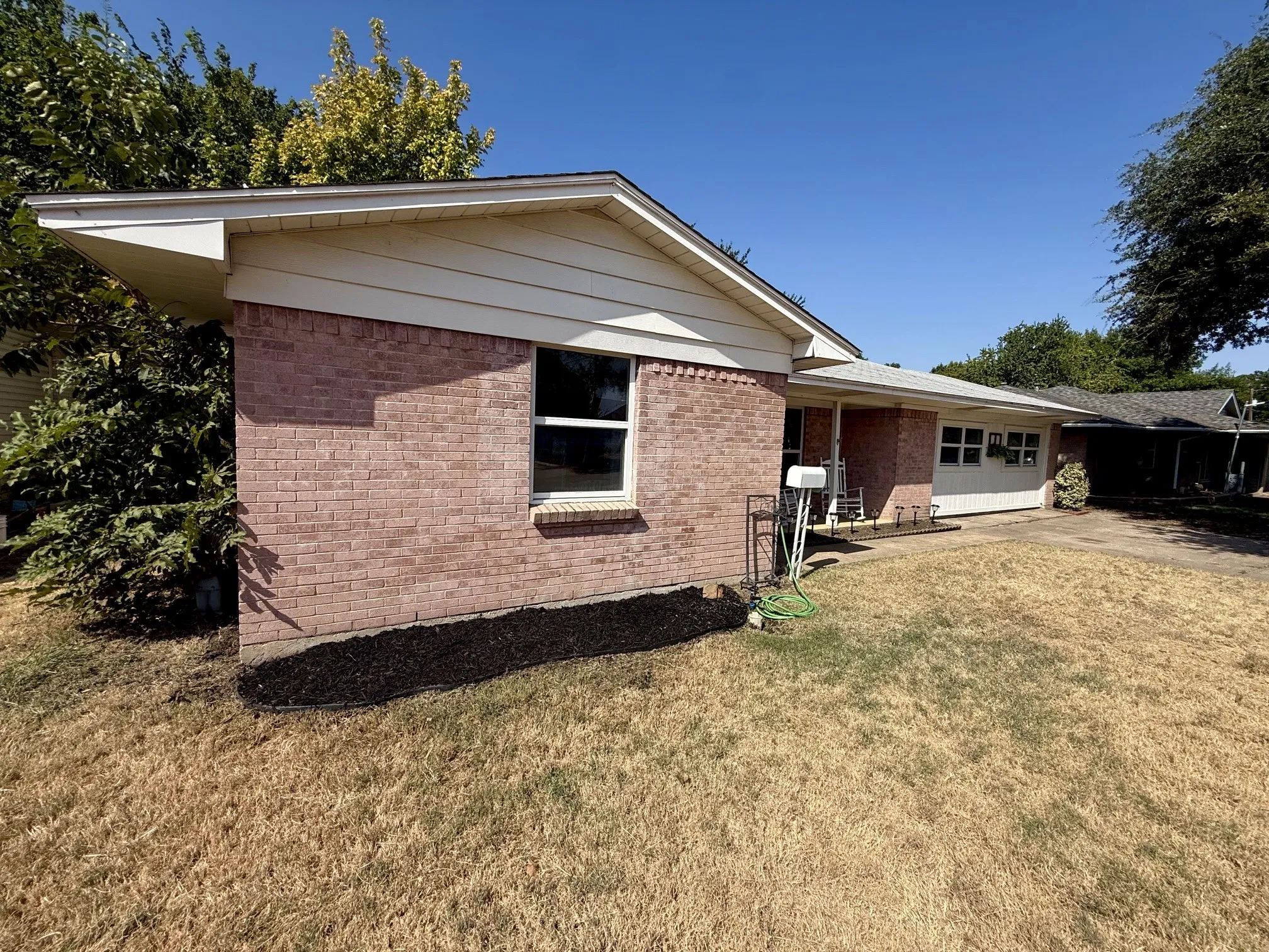 Single Family Residence For Sale in Denton County , 349 Rivercrest Drive, Lewisville, Texas 75067, 3 Bedroom, 2 Bathroom, Garage spaces, 1,638 Sqft, built in 1962, mls#21366523, Real Estate Agent in Lewisville, Homes For Sale in Denton county, Homes For Sale in Lewisville, Realtor in Lewisville Texas, Real Estate Brokerage Independent Realty Texas, Luminita Cordes Realtor