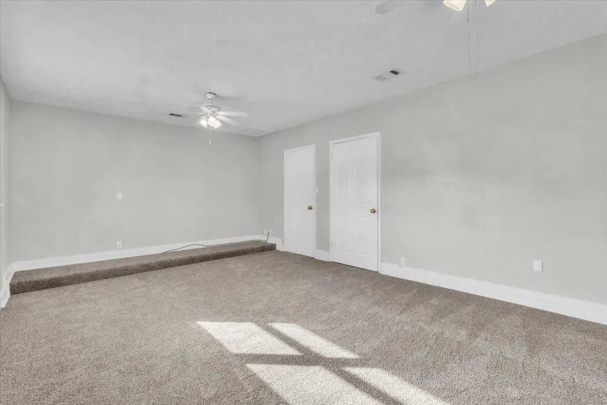 Single Family Residence For Sale in Denton County , 349 Rivercrest Drive, Lewisville, Texas 75067, 3 Bedroom, 2 Bathroom, Garage spaces, 1,638 Sqft, built in 1962, mls#21366523, Real Estate Agent in Lewisville, Homes For Sale in Denton county, Homes For Sale in Lewisville, Realtor in Lewisville Texas, Real Estate Brokerage Independent Realty Texas, Luminita Cordes Realtor