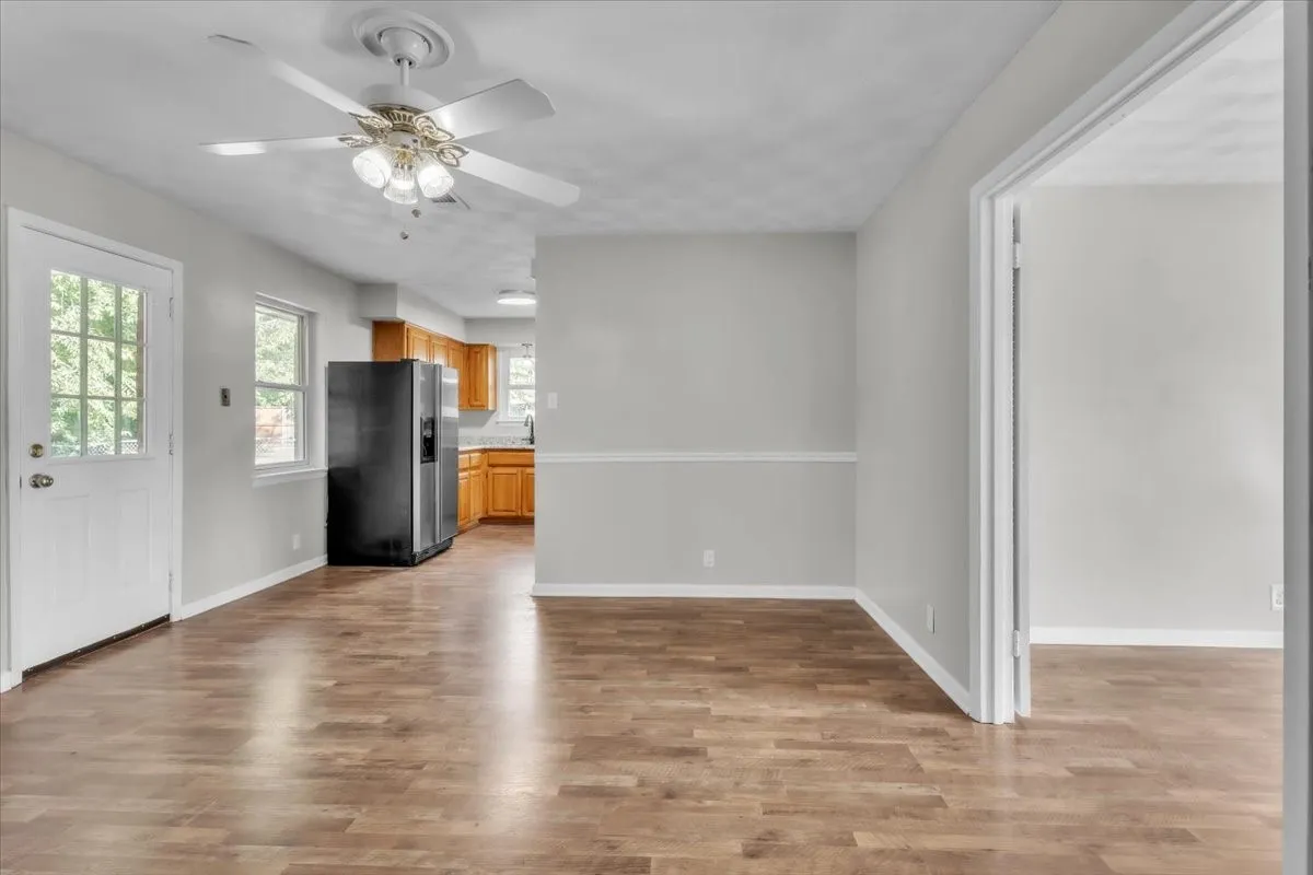 Single Family Residence For Sale in Denton County , 349 Rivercrest Drive, Lewisville, Texas 75067, 3 Bedroom, 2 Bathroom, Garage spaces, 1,638 Sqft, built in 1962, mls#21366523, Real Estate Agent in Lewisville, Homes For Sale in Denton county, Homes For Sale in Lewisville, Realtor in Lewisville Texas, Real Estate Brokerage Independent Realty Texas, Luminita Cordes Realtor