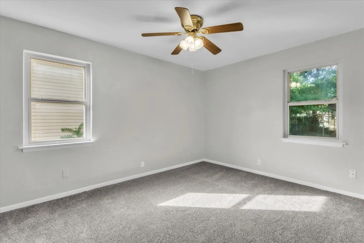 Single Family Residence For Sale in Denton County , 349 Rivercrest Drive, Lewisville, Texas 75067, 3 Bedroom, 2 Bathroom, Garage spaces, 1,638 Sqft, built in 1962, mls#21366523, Real Estate Agent in Lewisville, Homes For Sale in Denton county, Homes For Sale in Lewisville, Realtor in Lewisville Texas, Real Estate Brokerage Independent Realty Texas, Luminita Cordes Realtor