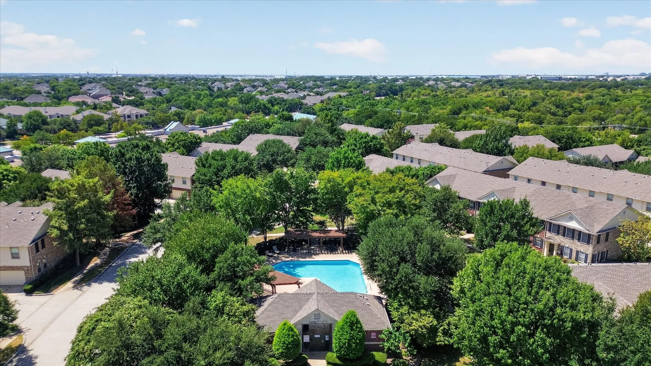 Townhouse For Sale in Collin County , 4020 Kyndra Circle, Richardson, Texas 75082, 2 Bedroom, 2 Bathroom, 2 Garage spaces, 1,234 Sqft, built in 2004, mls#21365357, Real Estate Agent in Richardson, Homes For Sale in Collin county, Homes For Sale in Richardson, Realtor in Richardson Texas, Real Estate Brokerage Independent Realty Texas, Luminita Cordes Realtor