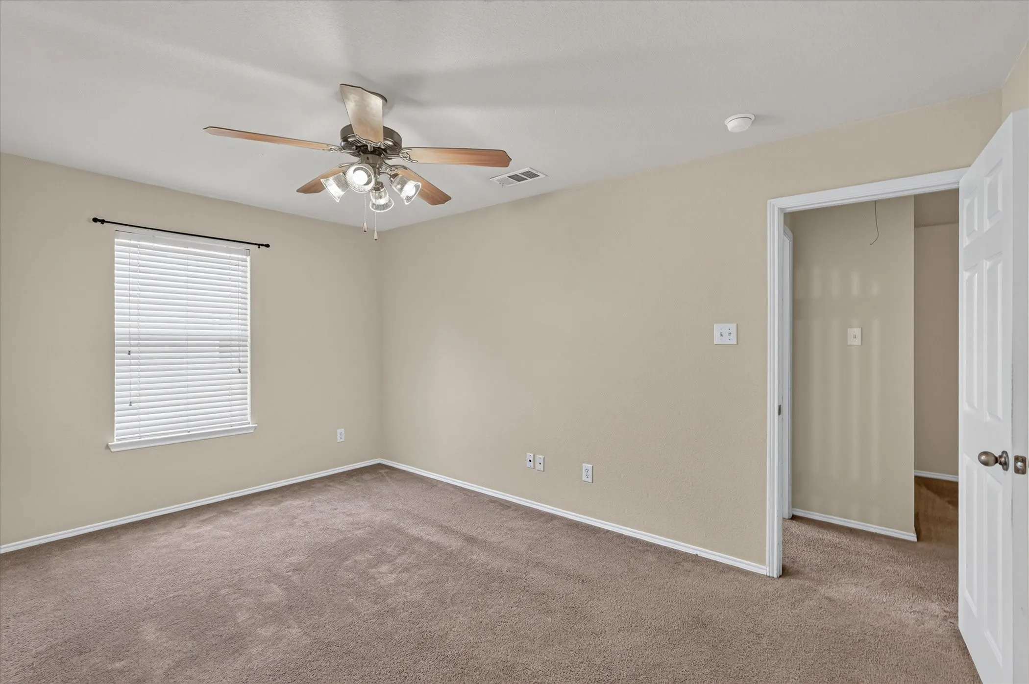 Townhouse For Sale in Collin County , 4020 Kyndra Circle, Richardson, Texas 75082, 2 Bedroom, 2 Bathroom, 2 Garage spaces, 1,234 Sqft, built in 2004, mls#21365357, Real Estate Agent in Richardson, Homes For Sale in Collin county, Homes For Sale in Richardson, Realtor in Richardson Texas, Real Estate Brokerage Independent Realty Texas, Luminita Cordes Realtor