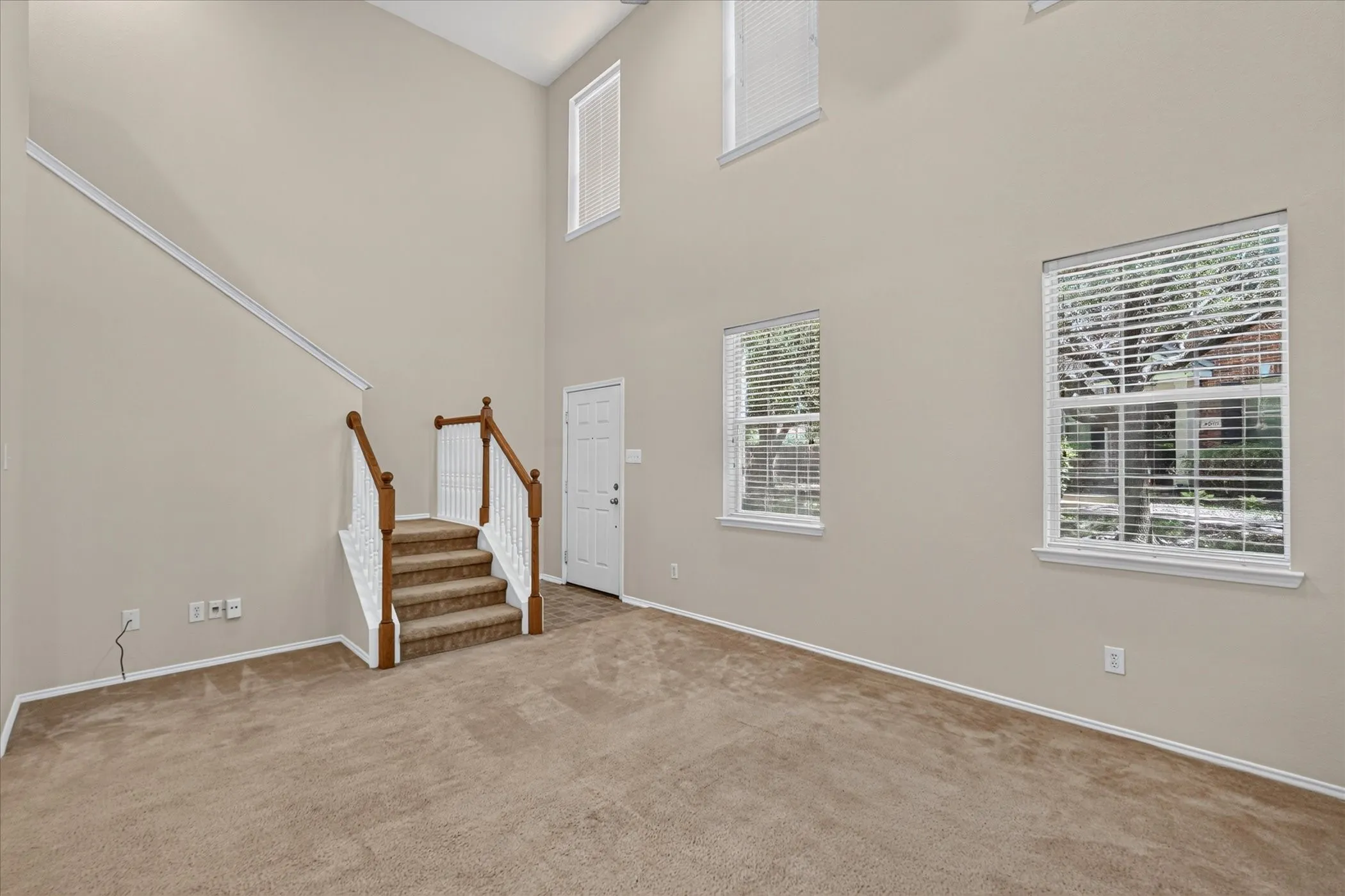 Townhouse For Sale in Collin County , 4020 Kyndra Circle, Richardson, Texas 75082, 2 Bedroom, 2 Bathroom, 2 Garage spaces, 1,234 Sqft, built in 2004, mls#21365357, Real Estate Agent in Richardson, Homes For Sale in Collin county, Homes For Sale in Richardson, Realtor in Richardson Texas, Real Estate Brokerage Independent Realty Texas, Luminita Cordes Realtor