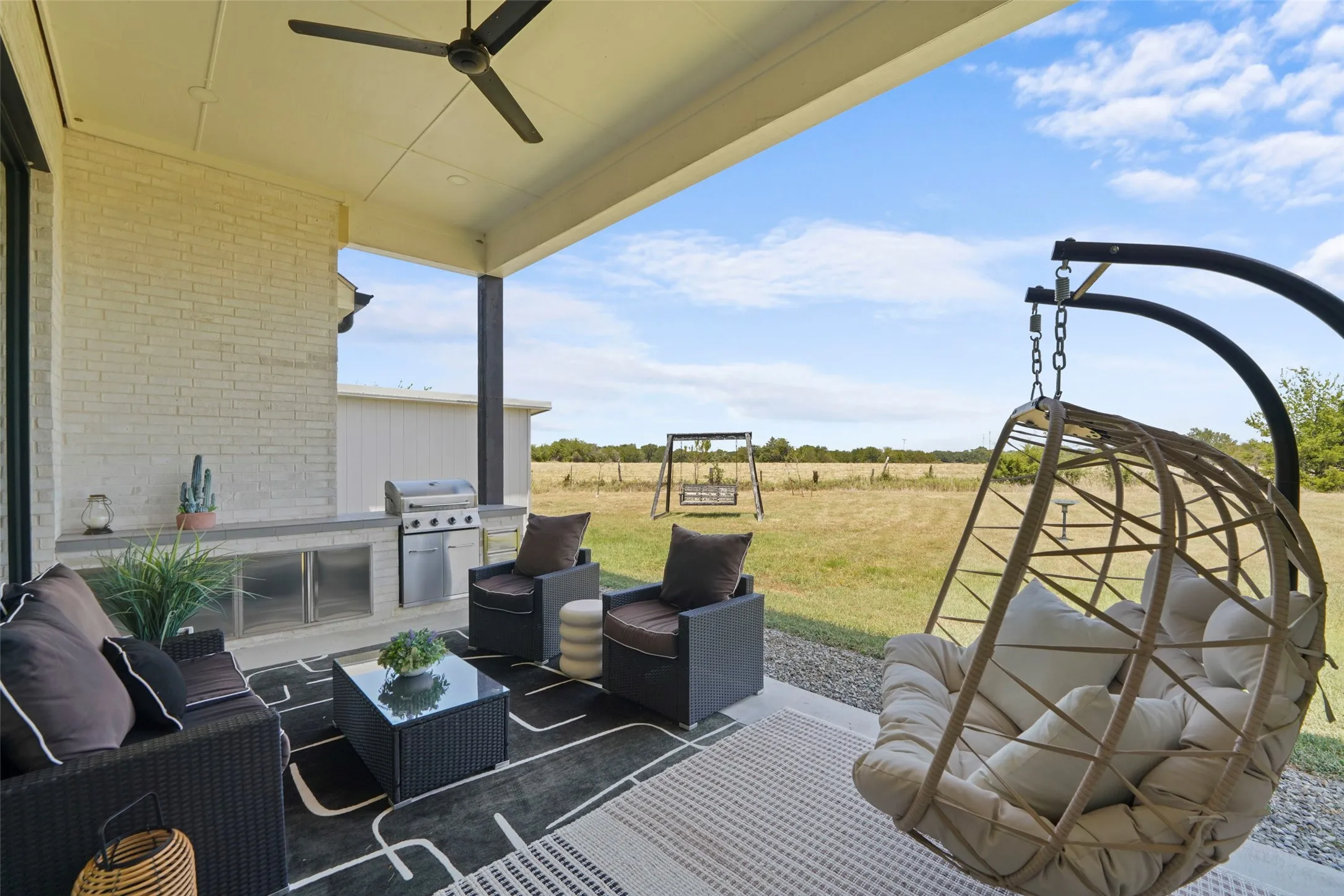 Single Family Residence For Sale in Hunt County , 2315 Doe Crossing, Caddo Mills, Texas 75135, 3 Bedroom, 4 Bathroom, 2 Garage spaces, 2,944 Sqft, built in 2022, mls#21365874, Real Estate Agent in Caddo Mills, Homes For Sale in Hunt county, Homes For Sale in Caddo Mills, Realtor in Caddo Mills Texas, Real Estate Brokerage Independent Realty Texas, Luminita Cordes Realtor