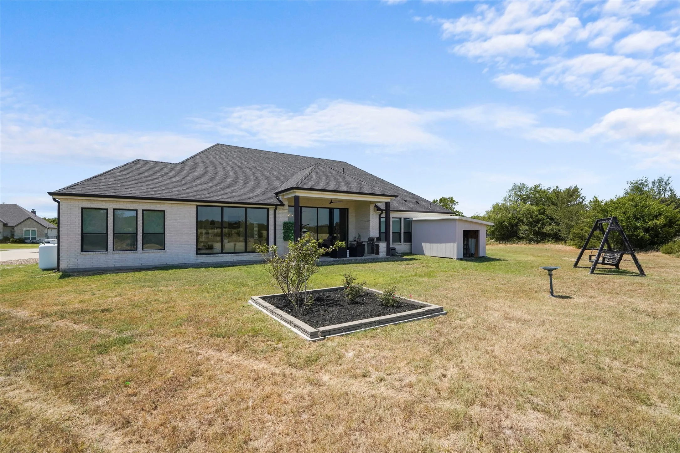 Single Family Residence For Sale in Hunt County , 2315 Doe Crossing, Caddo Mills, Texas 75135, 3 Bedroom, 4 Bathroom, 2 Garage spaces, 2,944 Sqft, built in 2022, mls#21365874, Real Estate Agent in Caddo Mills, Homes For Sale in Hunt county, Homes For Sale in Caddo Mills, Realtor in Caddo Mills Texas, Real Estate Brokerage Independent Realty Texas, Luminita Cordes Realtor