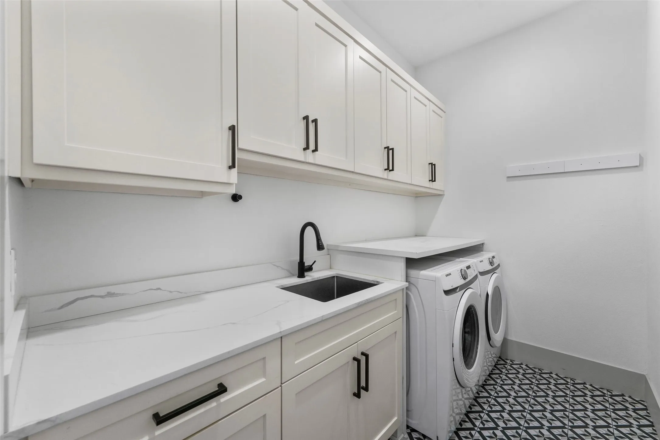 Single Family Residence For Sale in Hunt County , 2315 Doe Crossing, Caddo Mills, Texas 75135, 3 Bedroom, 4 Bathroom, 2 Garage spaces, 2,944 Sqft, built in 2022, mls#21365874, Real Estate Agent in Caddo Mills, Homes For Sale in Hunt county, Homes For Sale in Caddo Mills, Realtor in Caddo Mills Texas, Real Estate Brokerage Independent Realty Texas, Luminita Cordes Realtor