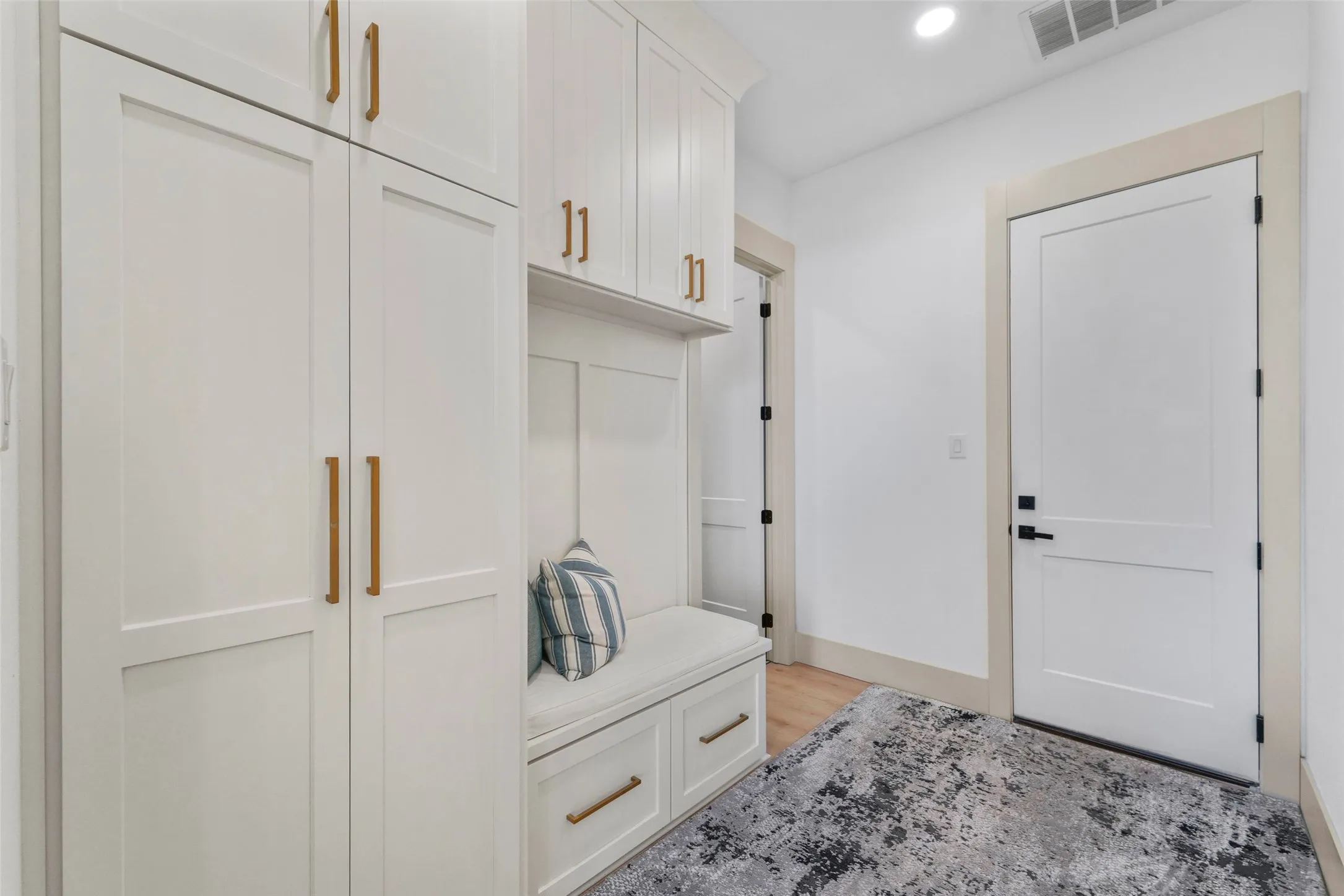 Single Family Residence For Sale in Hunt County , 2315 Doe Crossing, Caddo Mills, Texas 75135, 3 Bedroom, 4 Bathroom, 2 Garage spaces, 2,944 Sqft, built in 2022, mls#21365874, Real Estate Agent in Caddo Mills, Homes For Sale in Hunt county, Homes For Sale in Caddo Mills, Realtor in Caddo Mills Texas, Real Estate Brokerage Independent Realty Texas, Luminita Cordes Realtor