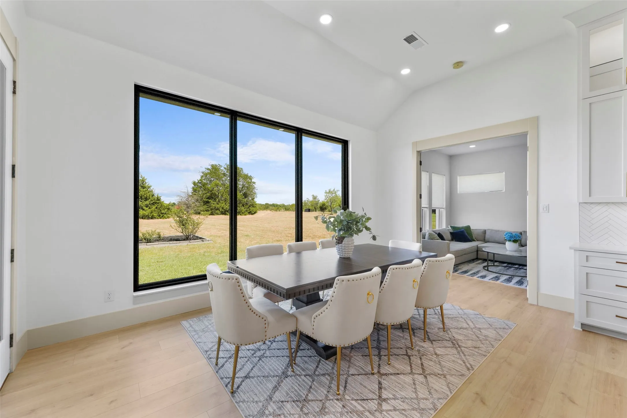 Single Family Residence For Sale in Hunt County , 2315 Doe Crossing, Caddo Mills, Texas 75135, 3 Bedroom, 4 Bathroom, 2 Garage spaces, 2,944 Sqft, built in 2022, mls#21365874, Real Estate Agent in Caddo Mills, Homes For Sale in Hunt county, Homes For Sale in Caddo Mills, Realtor in Caddo Mills Texas, Real Estate Brokerage Independent Realty Texas, Luminita Cordes Realtor