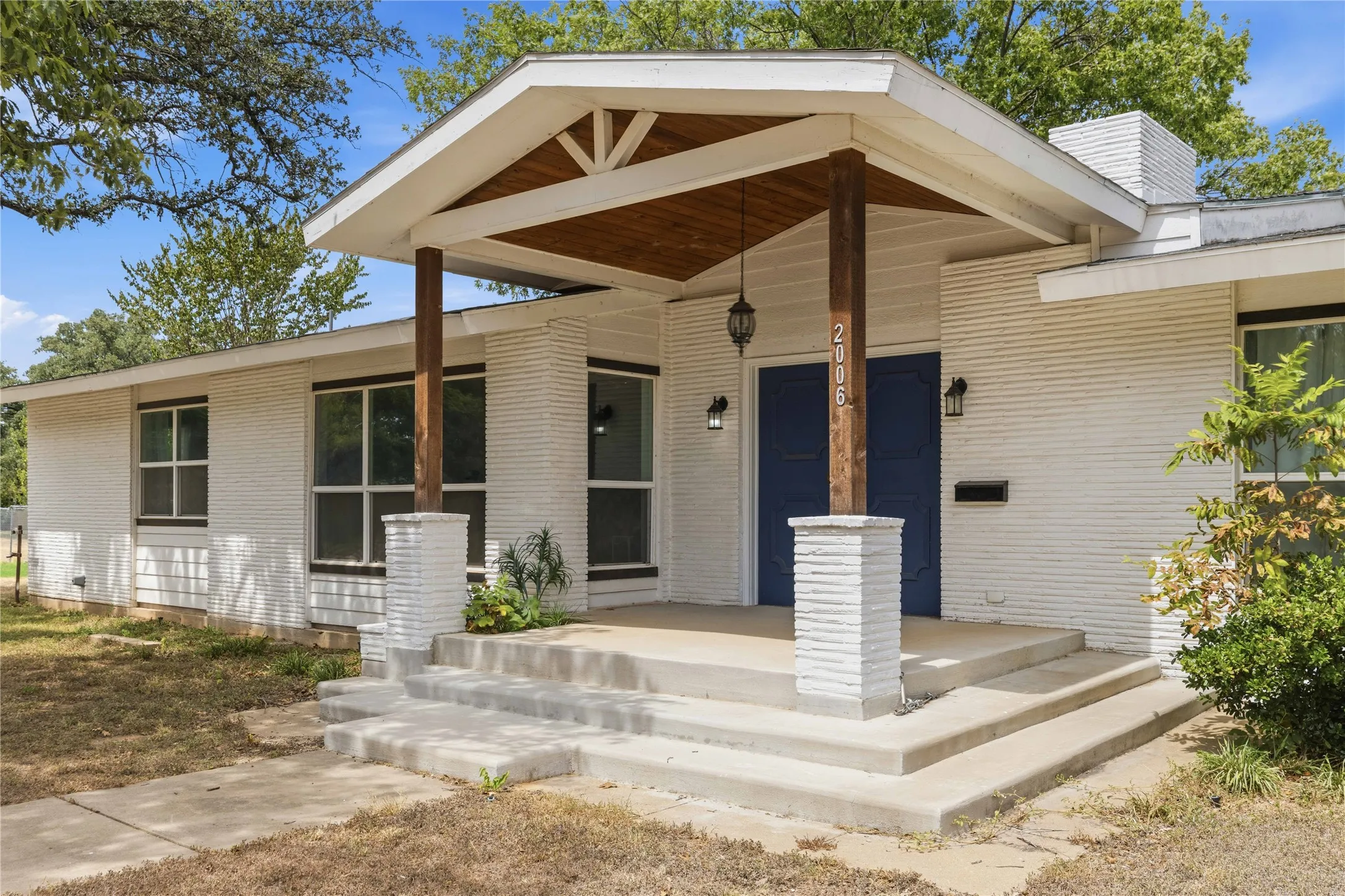Single Family Residence For Sale in Brown County , 2006 11th Street, Brownwood, Texas 76801, 3 Bedroom, 3 Bathroom, Garage spaces, 2,353 Sqft, built in 0, mls#21366528, Real Estate Agent in Brownwood, Homes For Sale in Brown county, Homes For Sale in Brownwood, Realtor in Brownwood Texas, Real Estate Brokerage Independent Realty Texas, Luminita Cordes Realtor