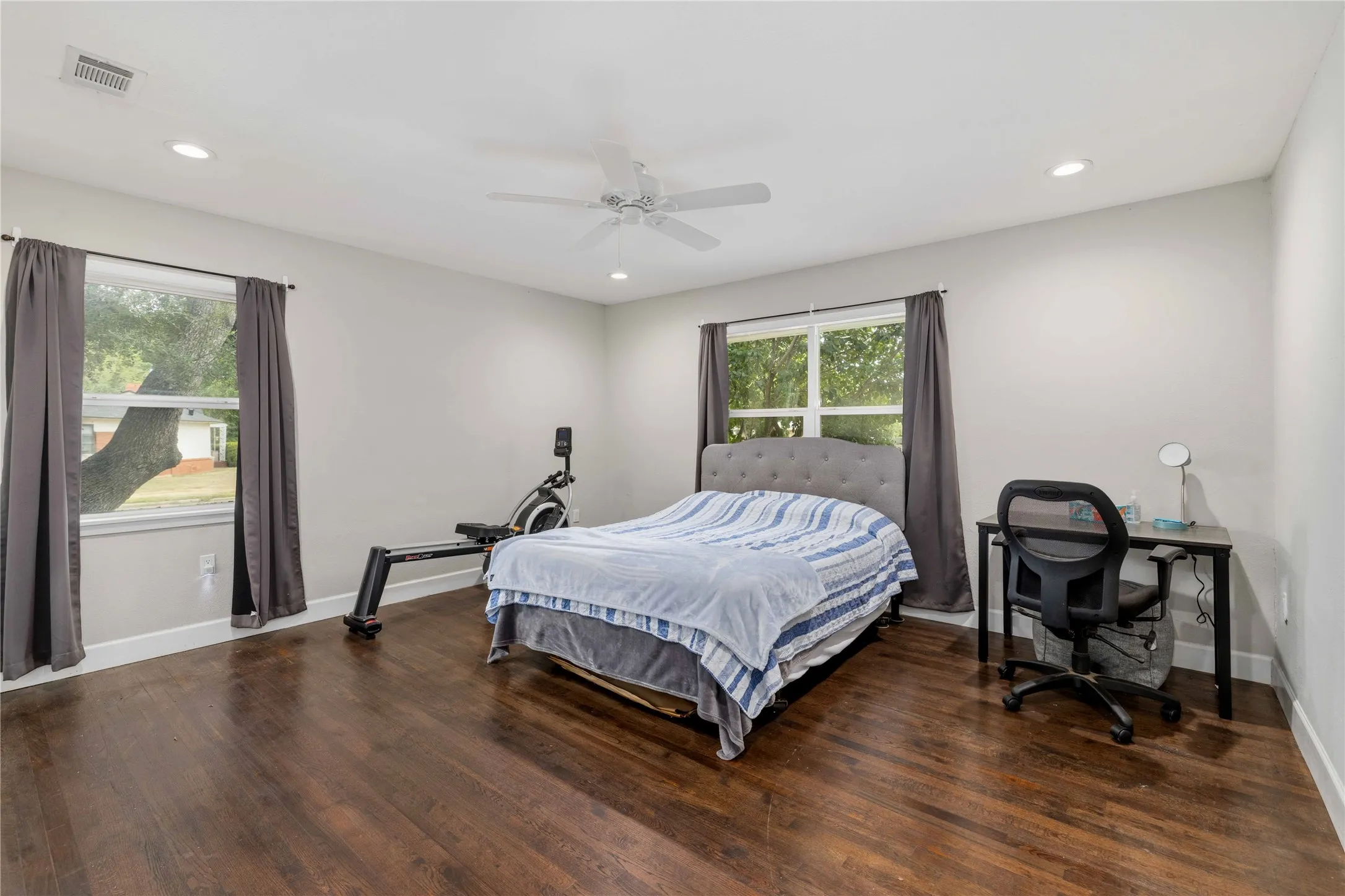 Single Family Residence For Sale in Brown County , 2006 11th Street, Brownwood, Texas 76801, 3 Bedroom, 3 Bathroom, Garage spaces, 2,353 Sqft, built in 0, mls#21366528, Real Estate Agent in Brownwood, Homes For Sale in Brown county, Homes For Sale in Brownwood, Realtor in Brownwood Texas, Real Estate Brokerage Independent Realty Texas, Luminita Cordes Realtor
