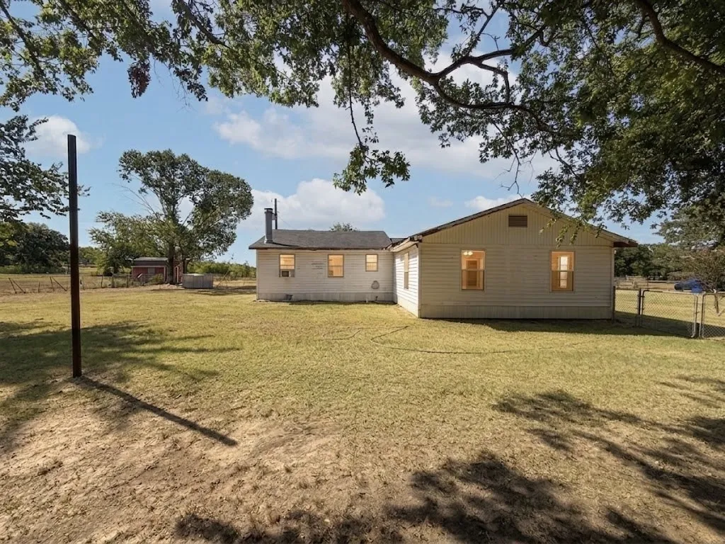 Farm For Sale in Van Zandt County , 32951 Fm 47, Mabank, Texas 75147, 4 Bedroom, 2 Bathroom, Garage spaces, 1,700 Sqft, built in 1975, mls#21366468, Real Estate Agent in Mabank, Homes For Sale in Van Zandt county, Homes For Sale in Mabank, Realtor in Mabank Texas, Real Estate Brokerage Independent Realty Texas, Luminita Cordes Realtor