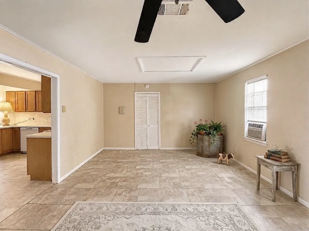 Farm For Sale in Van Zandt County , 32951 Fm 47, Mabank, Texas 75147, 4 Bedroom, 2 Bathroom, Garage spaces, 1,700 Sqft, built in 1975, mls#21366468, Real Estate Agent in Mabank, Homes For Sale in Van Zandt county, Homes For Sale in Mabank, Realtor in Mabank Texas, Real Estate Brokerage Independent Realty Texas, Luminita Cordes Realtor