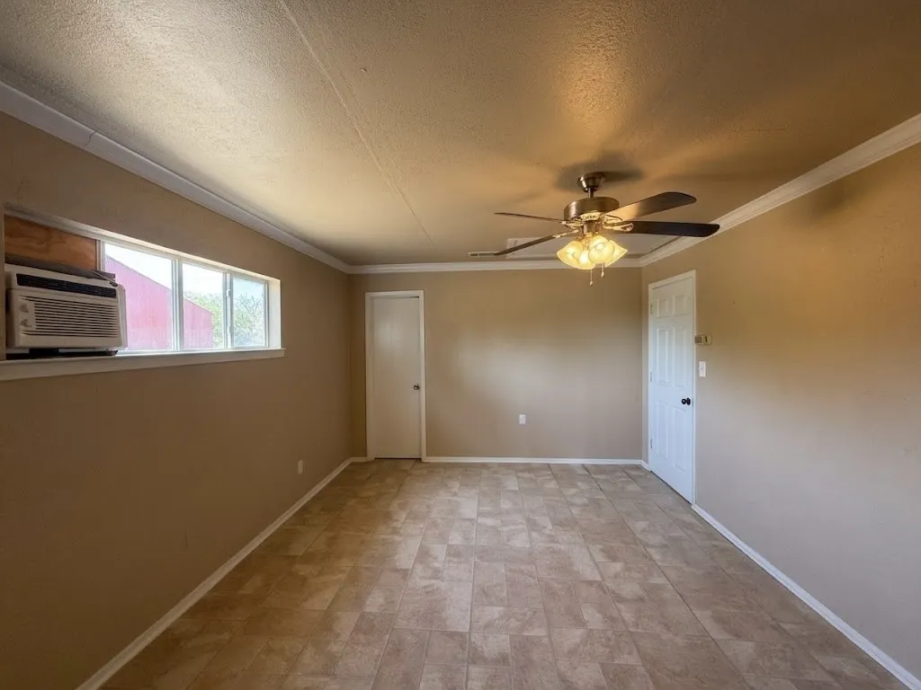 Farm For Sale in Van Zandt County , 32951 Fm 47, Mabank, Texas 75147, 4 Bedroom, 2 Bathroom, Garage spaces, 1,700 Sqft, built in 1975, mls#21366468, Real Estate Agent in Mabank, Homes For Sale in Van Zandt county, Homes For Sale in Mabank, Realtor in Mabank Texas, Real Estate Brokerage Independent Realty Texas, Luminita Cordes Realtor