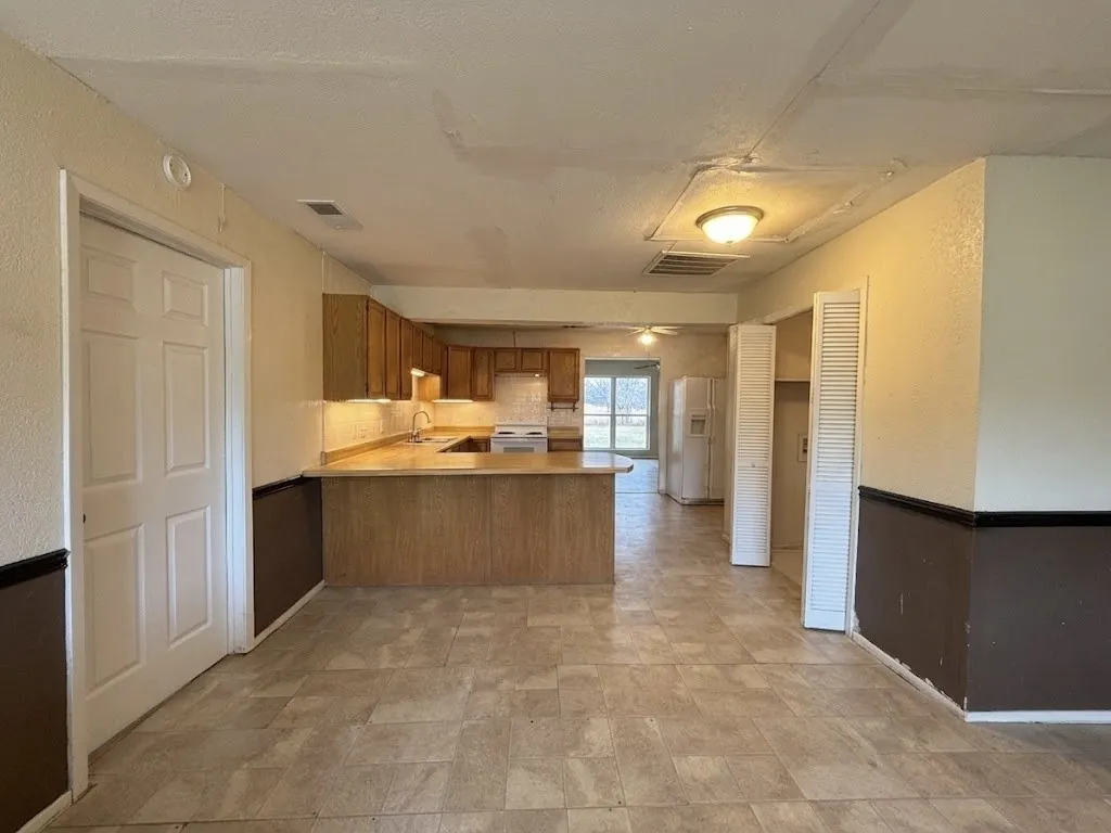Farm For Sale in Van Zandt County , 32951 Fm 47, Mabank, Texas 75147, 4 Bedroom, 2 Bathroom, Garage spaces, 1,700 Sqft, built in 1975, mls#21366468, Real Estate Agent in Mabank, Homes For Sale in Van Zandt county, Homes For Sale in Mabank, Realtor in Mabank Texas, Real Estate Brokerage Independent Realty Texas, Luminita Cordes Realtor