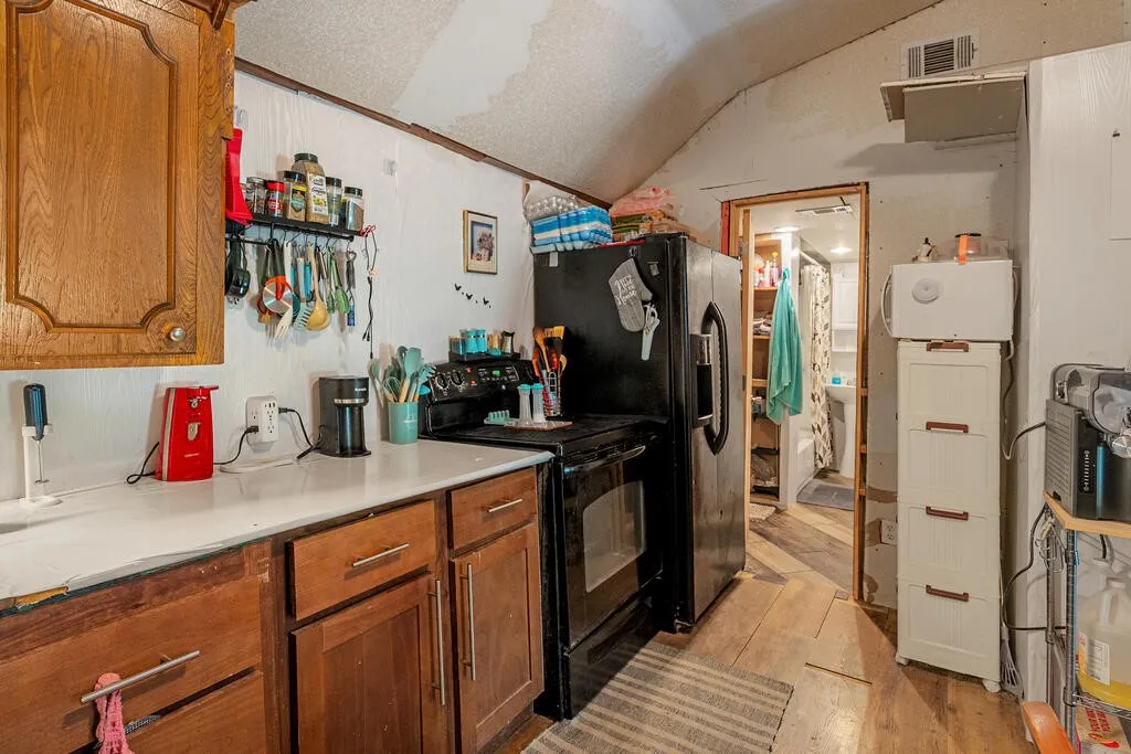Single Family Residence For Sale in Kaufman County , 12706 County Road 4027, Kemp, Texas 75143, 3 Bedroom, 1 Bathroom, Garage spaces, 1,080 Sqft, built in 2017, mls#21365503, Real Estate Agent in Kemp, Homes For Sale in Kaufman county, Homes For Sale in Kemp, Realtor in Kemp Texas, Real Estate Brokerage Independent Realty Texas, Luminita Cordes Realtor
