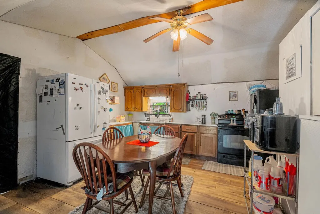 Single Family Residence For Sale in Kaufman County , 12706 County Road 4027, Kemp, Texas 75143, 3 Bedroom, 1 Bathroom, Garage spaces, 1,080 Sqft, built in 2017, mls#21365503, Real Estate Agent in Kemp, Homes For Sale in Kaufman county, Homes For Sale in Kemp, Realtor in Kemp Texas, Real Estate Brokerage Independent Realty Texas, Luminita Cordes Realtor
