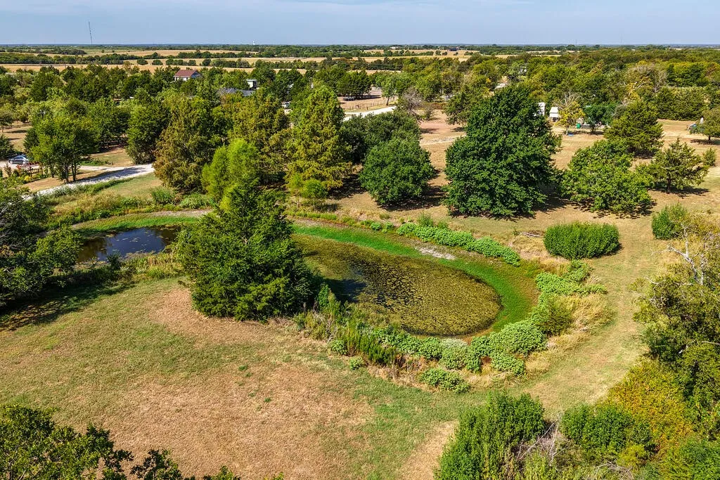 Single Family Residence For Sale in Kaufman County , 12706 County Road 4027, Kemp, Texas 75143, 3 Bedroom, 1 Bathroom, Garage spaces, 1,080 Sqft, built in 2017, mls#21365503, Real Estate Agent in Kemp, Homes For Sale in Kaufman county, Homes For Sale in Kemp, Realtor in Kemp Texas, Real Estate Brokerage Independent Realty Texas, Luminita Cordes Realtor
