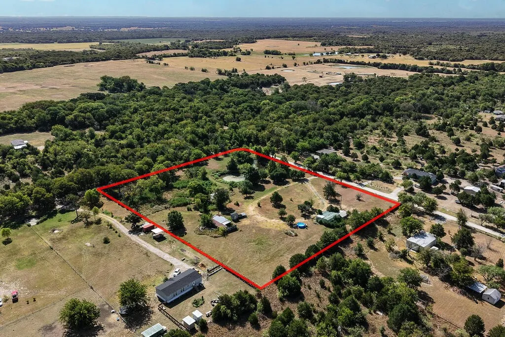 Single Family Residence For Sale in Kaufman County , 12706 County Road 4027, Kemp, Texas 75143, 3 Bedroom, 1 Bathroom, Garage spaces, 1,080 Sqft, built in 2017, mls#21365503, Real Estate Agent in Kemp, Homes For Sale in Kaufman county, Homes For Sale in Kemp, Realtor in Kemp Texas, Real Estate Brokerage Independent Realty Texas, Luminita Cordes Realtor