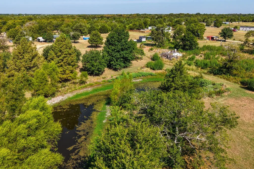 Single Family Residence For Sale in Kaufman County , 12706 County Road 4027, Kemp, Texas 75143, 3 Bedroom, 1 Bathroom, Garage spaces, 1,080 Sqft, built in 2017, mls#21365503, Real Estate Agent in Kemp, Homes For Sale in Kaufman county, Homes For Sale in Kemp, Realtor in Kemp Texas, Real Estate Brokerage Independent Realty Texas, Luminita Cordes Realtor
