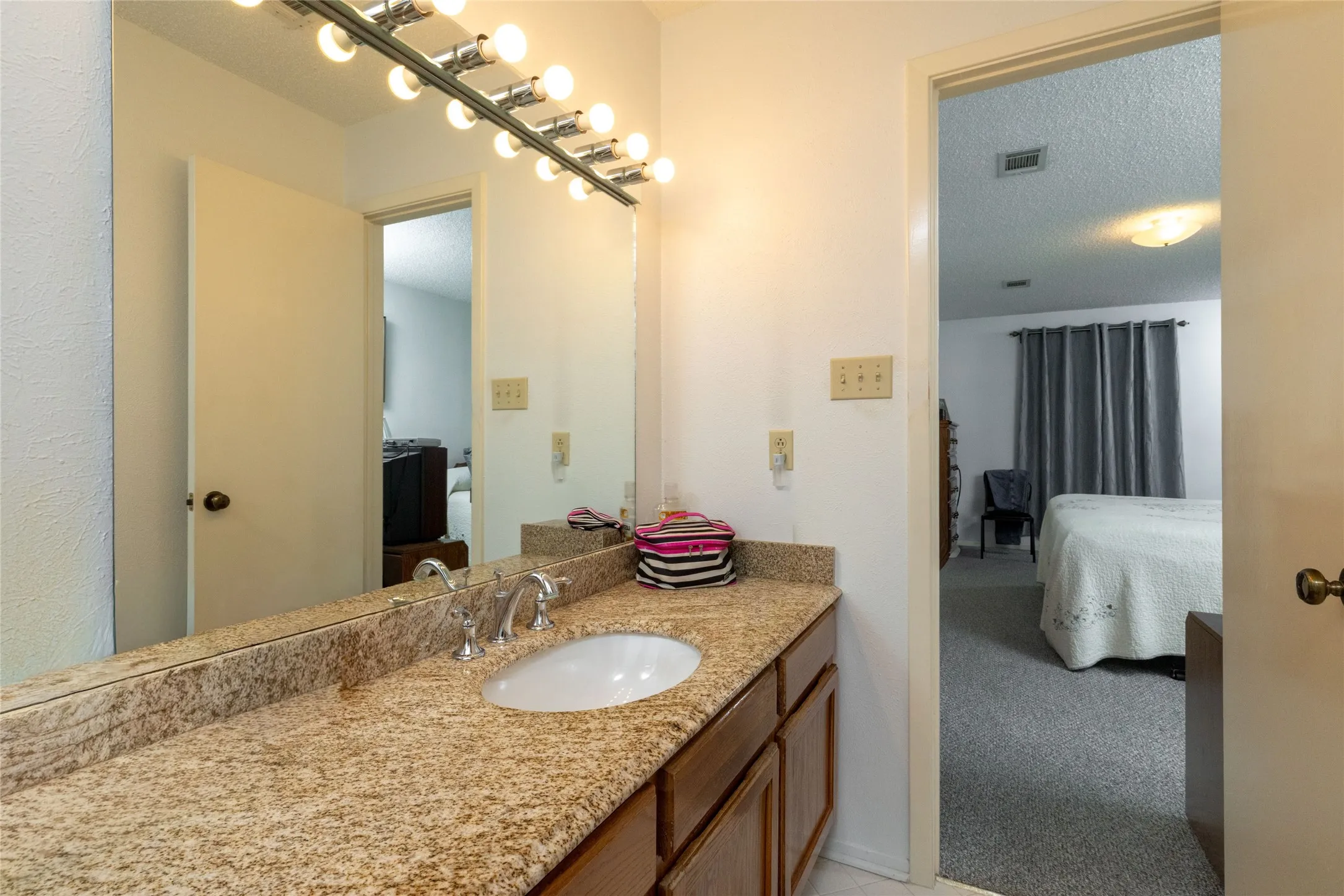 Single Family Residence For Sale in Tarrant County , 1309 Mercedes Street, Benbrook, Texas 76126, 3 Bedroom, 2 Bathroom, 2 Garage spaces, 1,349 Sqft, built in 1982, Price $315,000, mls#21366134, Real Estate Agent in Benbrook, Homes For Sale in Tarrant county, Homes For Sale in Benbrook, Realtor in Benbrook Texas, Real Estate Brokerage Independent Realty Texas, Luminita Cordes Realtor