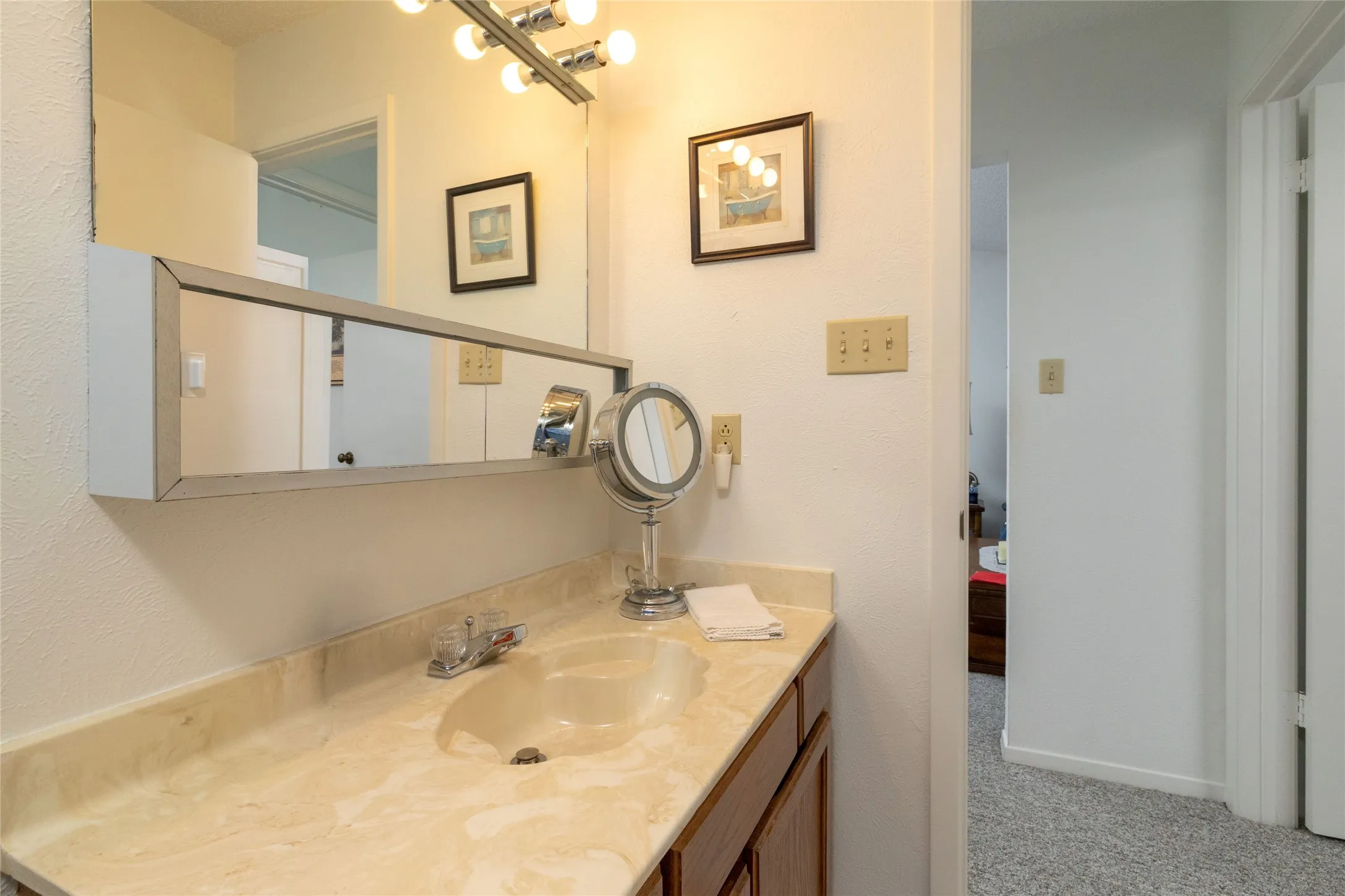 Single Family Residence For Sale in Tarrant County , 1309 Mercedes Street, Benbrook, Texas 76126, 3 Bedroom, 2 Bathroom, 2 Garage spaces, 1,349 Sqft, built in 1982, Price $315,000, mls#21366134, Real Estate Agent in Benbrook, Homes For Sale in Tarrant county, Homes For Sale in Benbrook, Realtor in Benbrook Texas, Real Estate Brokerage Independent Realty Texas, Luminita Cordes Realtor