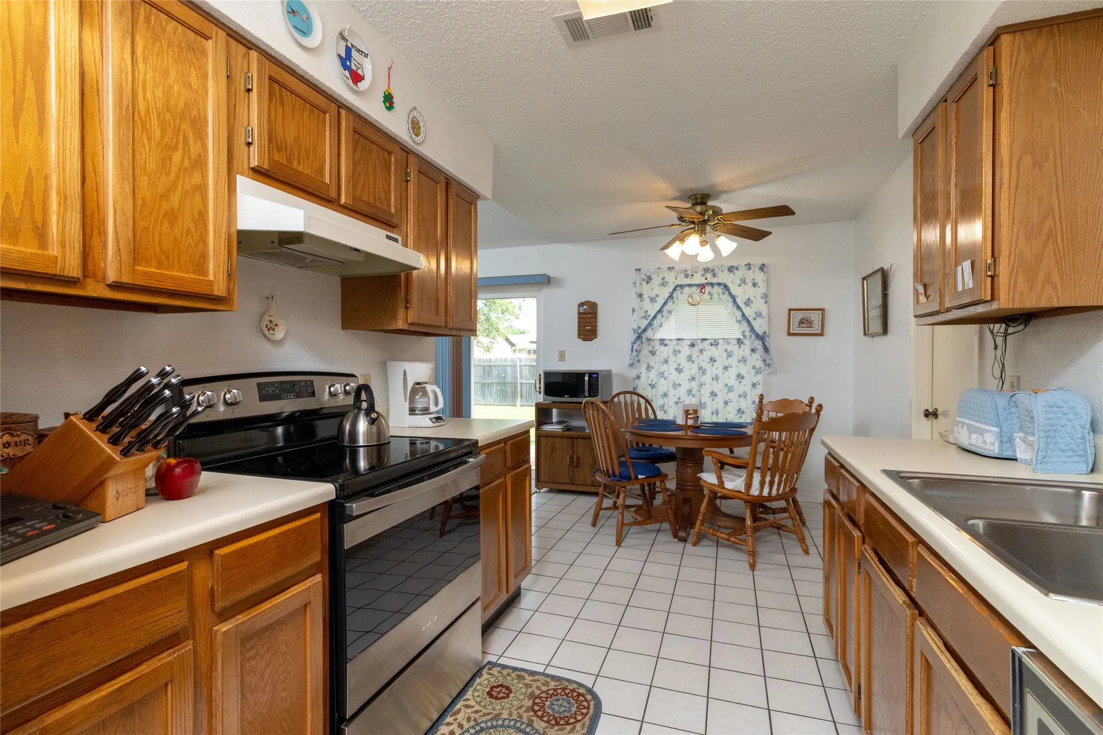 Single Family Residence For Sale in Tarrant County , 1309 Mercedes Street, Benbrook, Texas 76126, 3 Bedroom, 2 Bathroom, 2 Garage spaces, 1,349 Sqft, built in 1982, Price $315,000, mls#21366134, Real Estate Agent in Benbrook, Homes For Sale in Tarrant county, Homes For Sale in Benbrook, Realtor in Benbrook Texas, Real Estate Brokerage Independent Realty Texas, Luminita Cordes Realtor