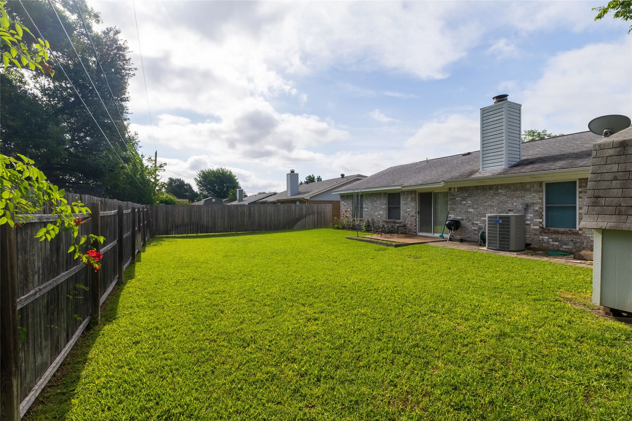 Single Family Residence For Sale in Tarrant County , 1309 Mercedes Street, Benbrook, Texas 76126, 3 Bedroom, 2 Bathroom, 2 Garage spaces, 1,349 Sqft, built in 1982, Price $315,000, mls#21366134, Real Estate Agent in Benbrook, Homes For Sale in Tarrant county, Homes For Sale in Benbrook, Realtor in Benbrook Texas, Real Estate Brokerage Independent Realty Texas, Luminita Cordes Realtor