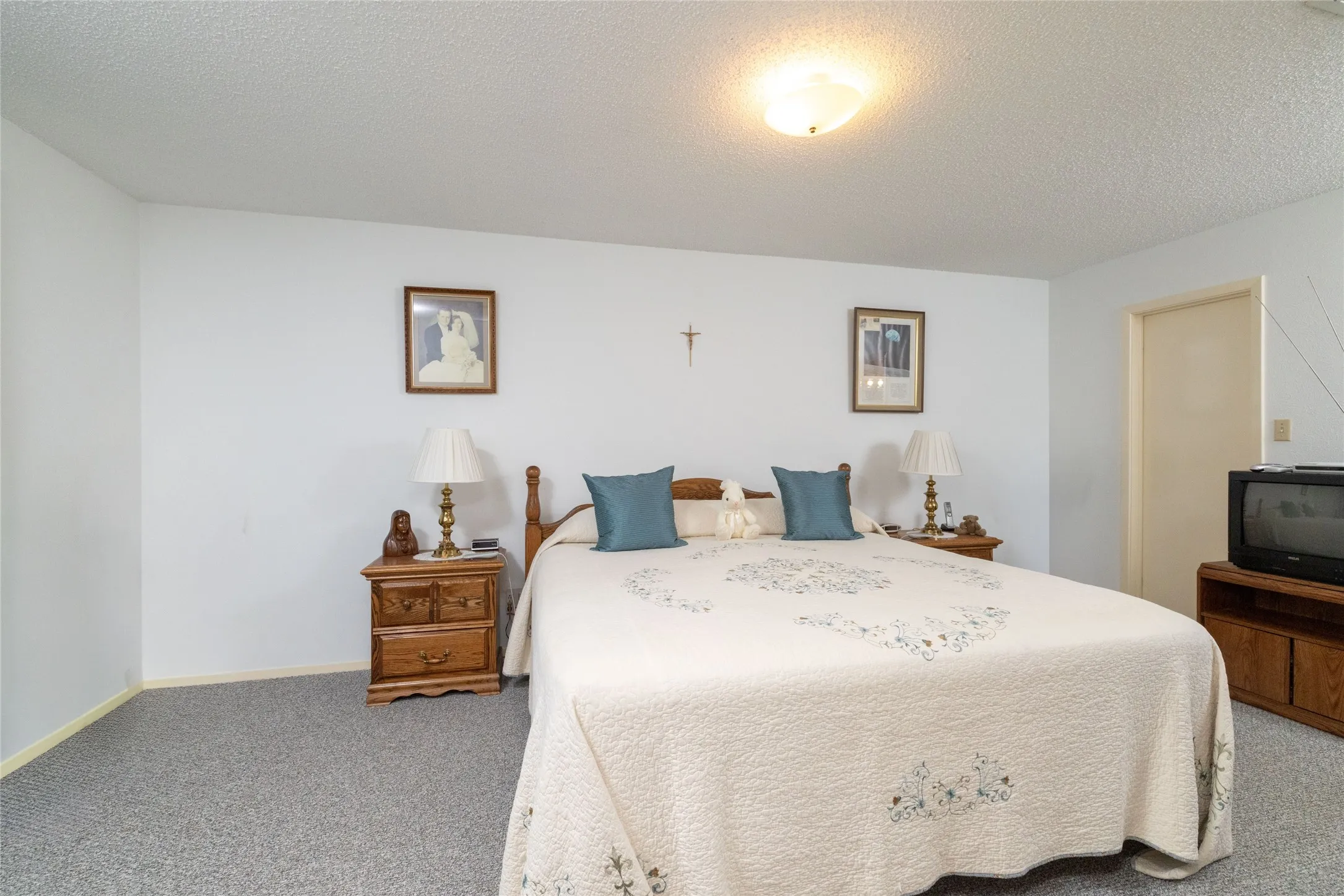 Single Family Residence For Sale in Tarrant County , 1309 Mercedes Street, Benbrook, Texas 76126, 3 Bedroom, 2 Bathroom, 2 Garage spaces, 1,349 Sqft, built in 1982, Price $315,000, mls#21366134, Real Estate Agent in Benbrook, Homes For Sale in Tarrant county, Homes For Sale in Benbrook, Realtor in Benbrook Texas, Real Estate Brokerage Independent Realty Texas, Luminita Cordes Realtor