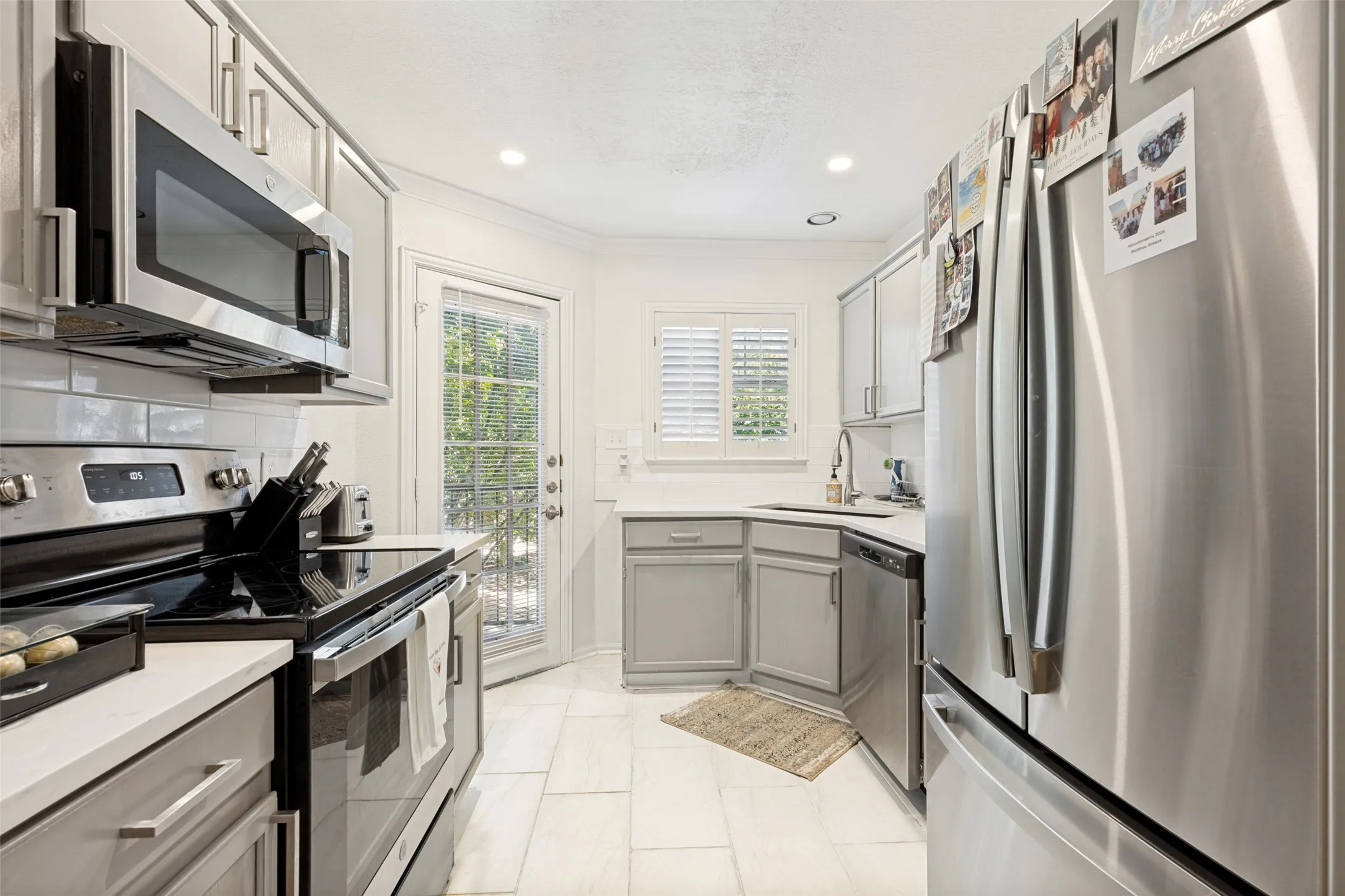Condominium For Sale in Dallas County , 2902 State Street 22, Dallas, Texas 75204, 2 Bedroom, 3 Bathroom, 1 Garage spaces, 1,221 Sqft, built in 1994, mls#21366516, Real Estate Agent in Dallas, Homes For Sale in Dallas county, Homes For Sale in Dallas, Realtor in Dallas Texas, Real Estate Brokerage Independent Realty Texas, Luminita Cordes Realtor