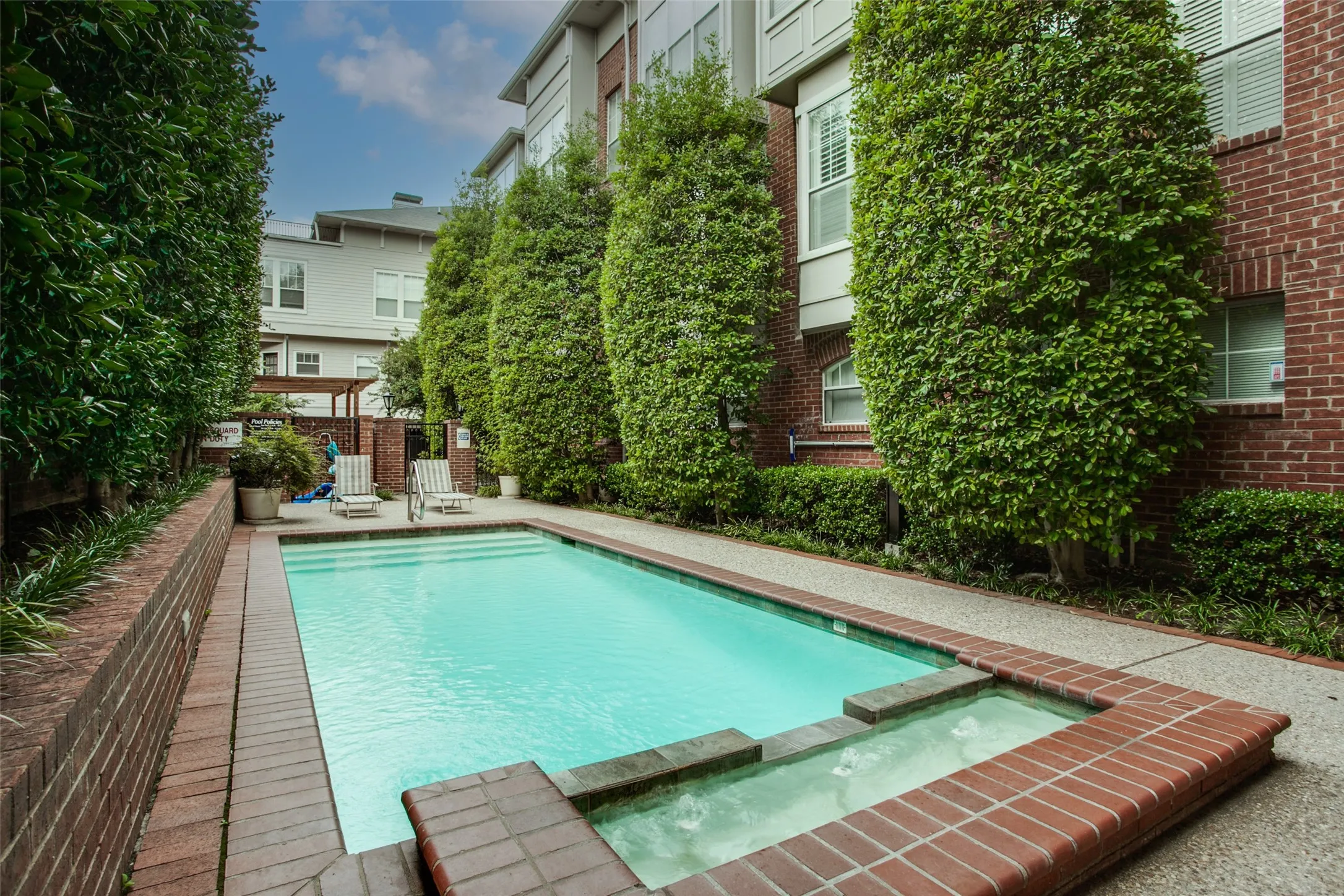 Condominium For Sale in Dallas County , 2902 State Street 22, Dallas, Texas 75204, 2 Bedroom, 3 Bathroom, 1 Garage spaces, 1,221 Sqft, built in 1994, mls#21366516, Real Estate Agent in Dallas, Homes For Sale in Dallas county, Homes For Sale in Dallas, Realtor in Dallas Texas, Real Estate Brokerage Independent Realty Texas, Luminita Cordes Realtor