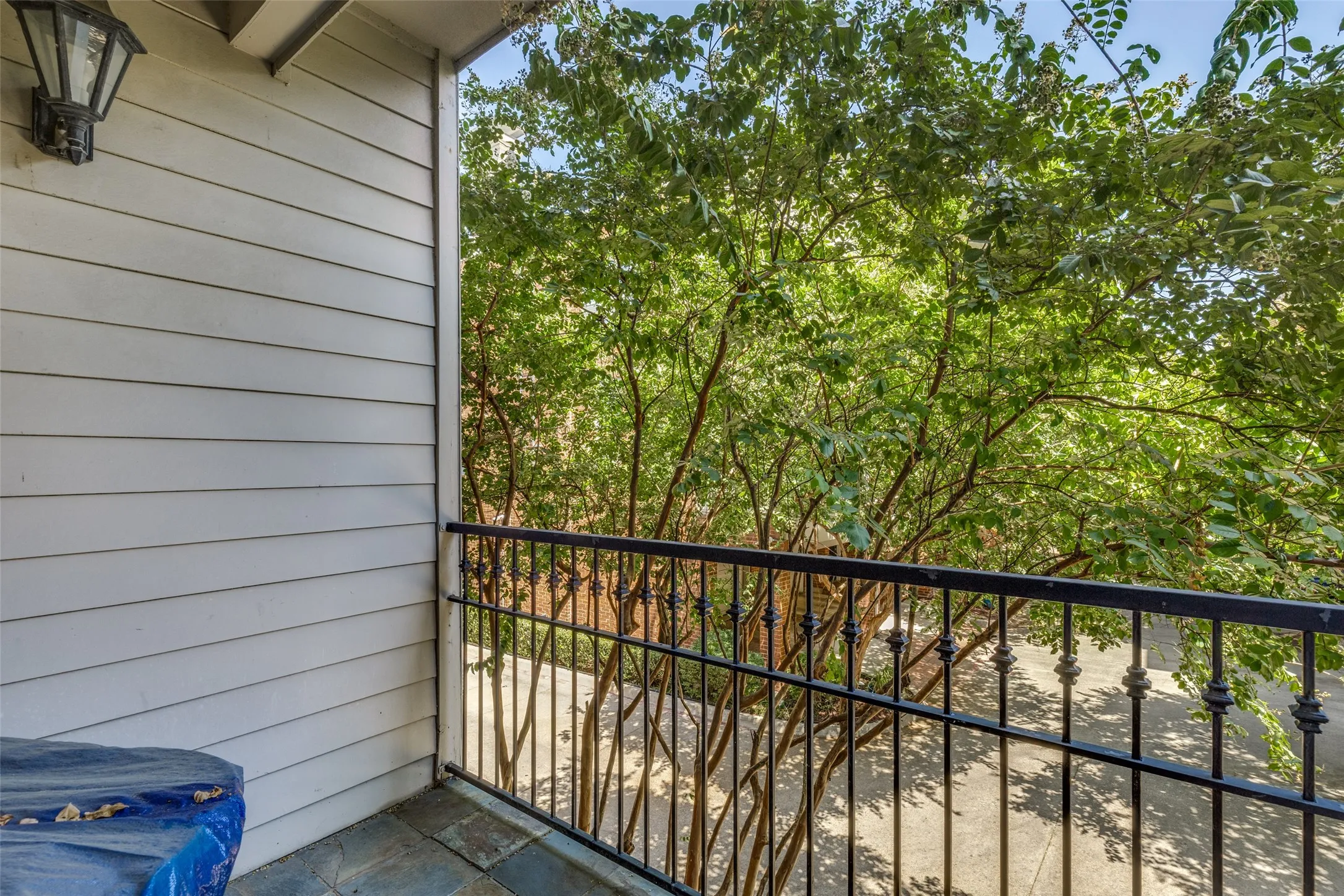 Condominium For Sale in Dallas County , 2902 State Street 22, Dallas, Texas 75204, 2 Bedroom, 3 Bathroom, 1 Garage spaces, 1,221 Sqft, built in 1994, mls#21366516, Real Estate Agent in Dallas, Homes For Sale in Dallas county, Homes For Sale in Dallas, Realtor in Dallas Texas, Real Estate Brokerage Independent Realty Texas, Luminita Cordes Realtor