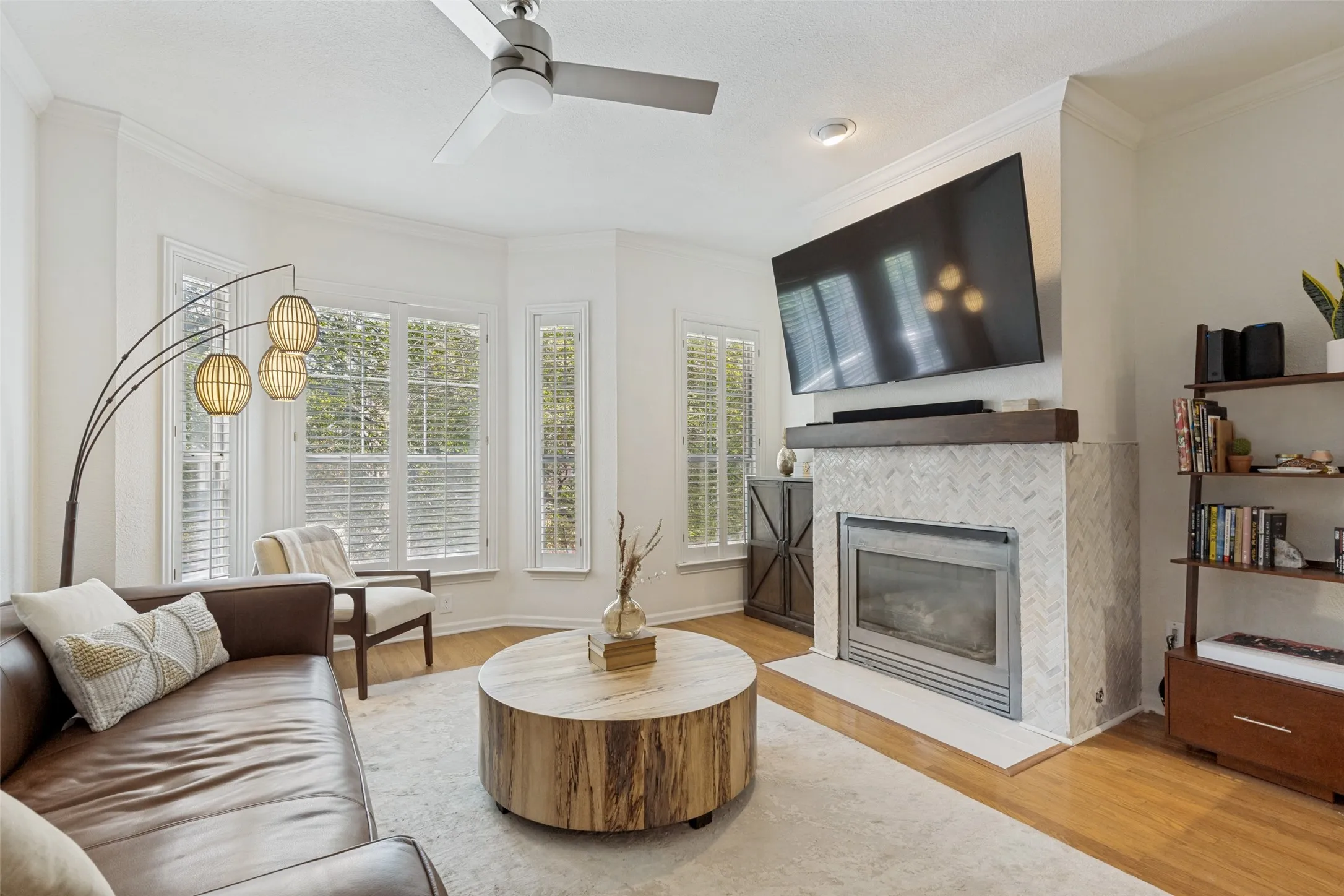 Condominium For Sale in Dallas County , 2902 State Street 22, Dallas, Texas 75204, 2 Bedroom, 3 Bathroom, 1 Garage spaces, 1,221 Sqft, built in 1994, mls#21366516, Real Estate Agent in Dallas, Homes For Sale in Dallas county, Homes For Sale in Dallas, Realtor in Dallas Texas, Real Estate Brokerage Independent Realty Texas, Luminita Cordes Realtor