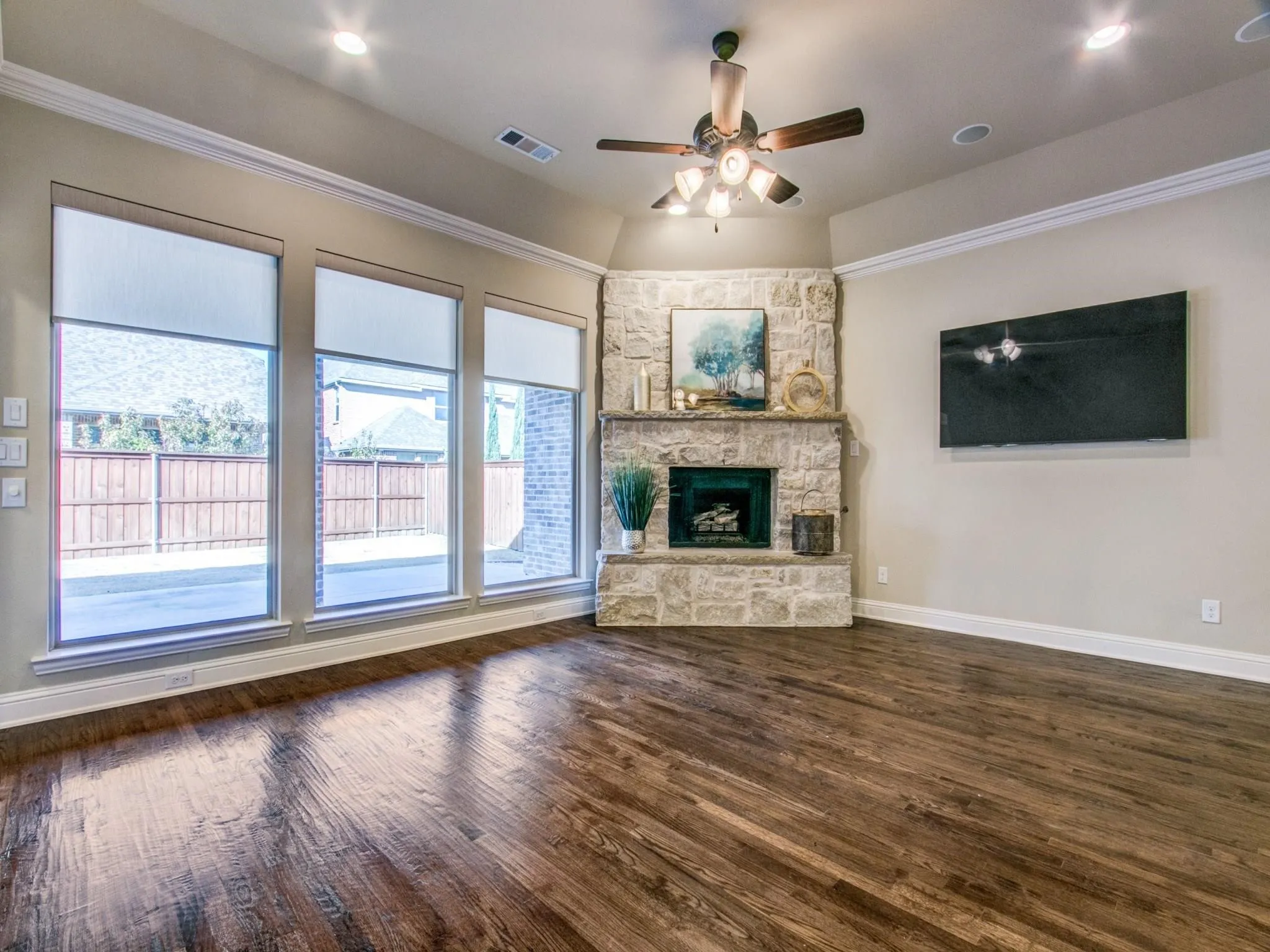 Single Family Residence For Rent in Denton County , 3041 Speyburn, The Colony, Texas 75056, 3 Bedroom, 3 Bathroom, 3 Garage spaces, 2,213 Sqft, built in 2014, mls#21366067, Real Estate Agent in The Colony, Homes For Rent in Denton county, Homes For Rent in The Colony, Realtor in The Colony Texas, Real Estate Brokerage Independent Realty Texas, Luminita Cordes Realtor