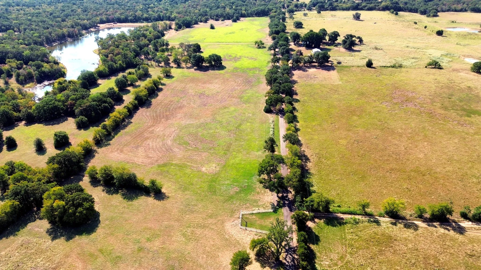 Improved Land For Sale in Freestone County , 1 Acre FCR 196, Streetman, Texas 75859, 0, 0, Garage spaces, 0 Sqft, built in 0, mls#21366537, Real Estate Agent in Streetman, Homes For Sale in Freestone county, Homes For Sale in Streetman, Realtor in Streetman Texas, Real Estate Brokerage Independent Realty Texas, Luminita Cordes Realtor