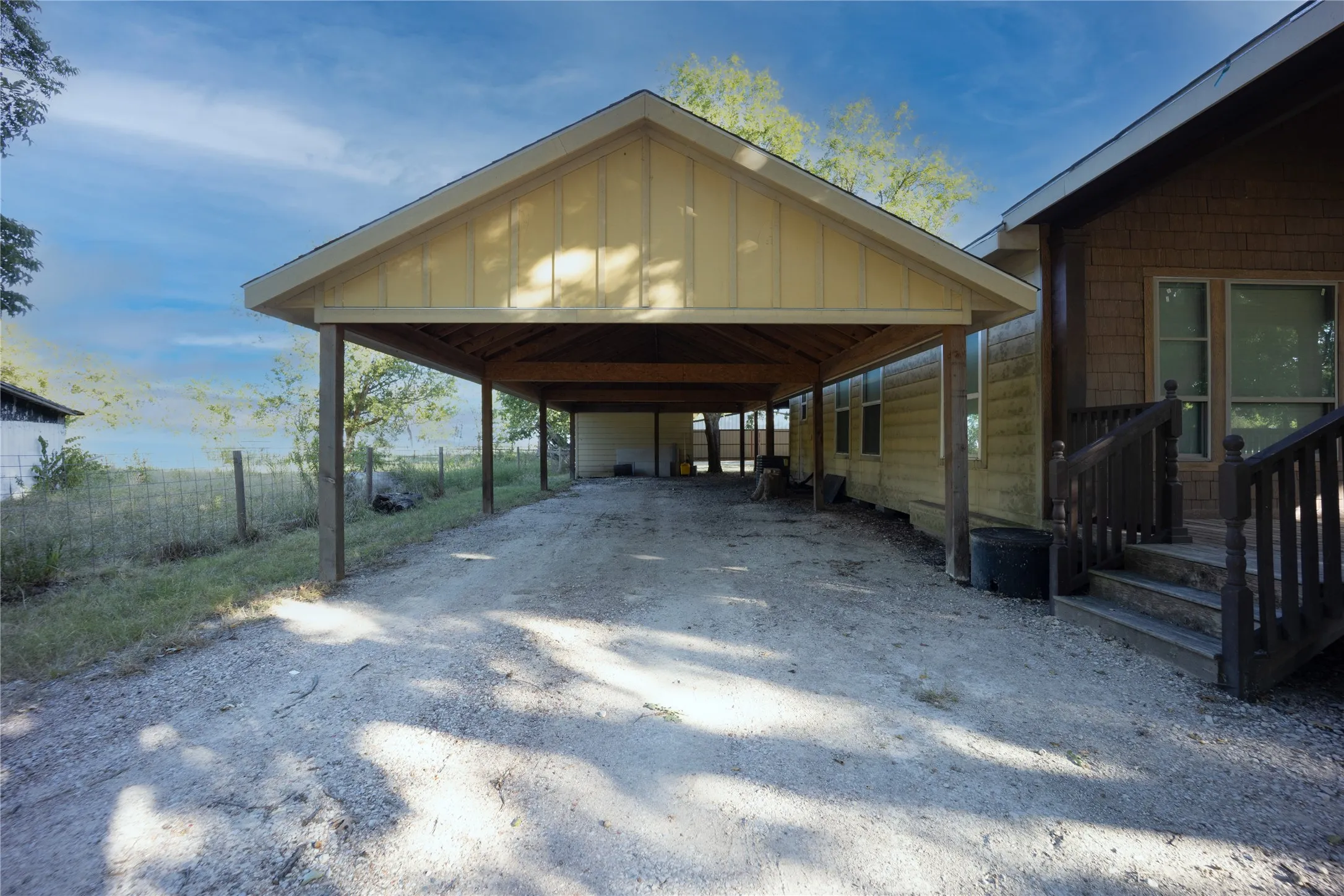 Single Family Residence For Sale in Navarro County , 5004 Fm 3041, Corsicana, Texas 75109, 3 Bedroom, 1 Bathroom, Garage spaces, 2,328 Sqft, built in 1910, mls#21365623, Real Estate Agent in Corsicana, Homes For Sale in Navarro county, Homes For Sale in Corsicana, Realtor in Corsicana Texas, Real Estate Brokerage Independent Realty Texas, Luminita Cordes Realtor