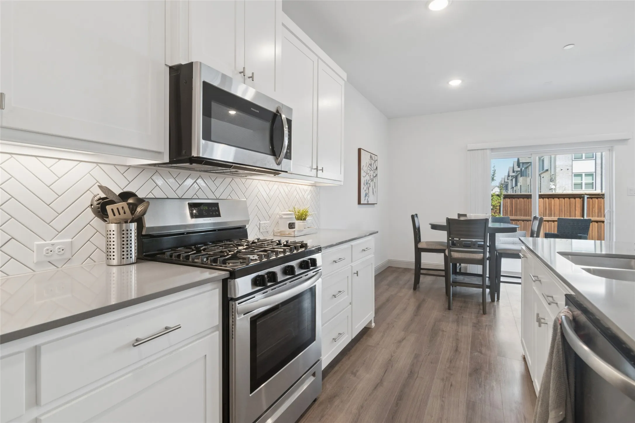 Townhouse For Sale in Collin County , 1336 Hill Country Place, Celina, Texas 75009, 2 Bedroom, 3 Bathroom, 2 Garage spaces, 1,617 Sqft, built in 2022, mls#21366544, Real Estate Agent in Celina, Homes For Sale in Collin county, Homes For Sale in Celina, Realtor in Celina Texas, Real Estate Brokerage Independent Realty Texas, Luminita Cordes Realtor