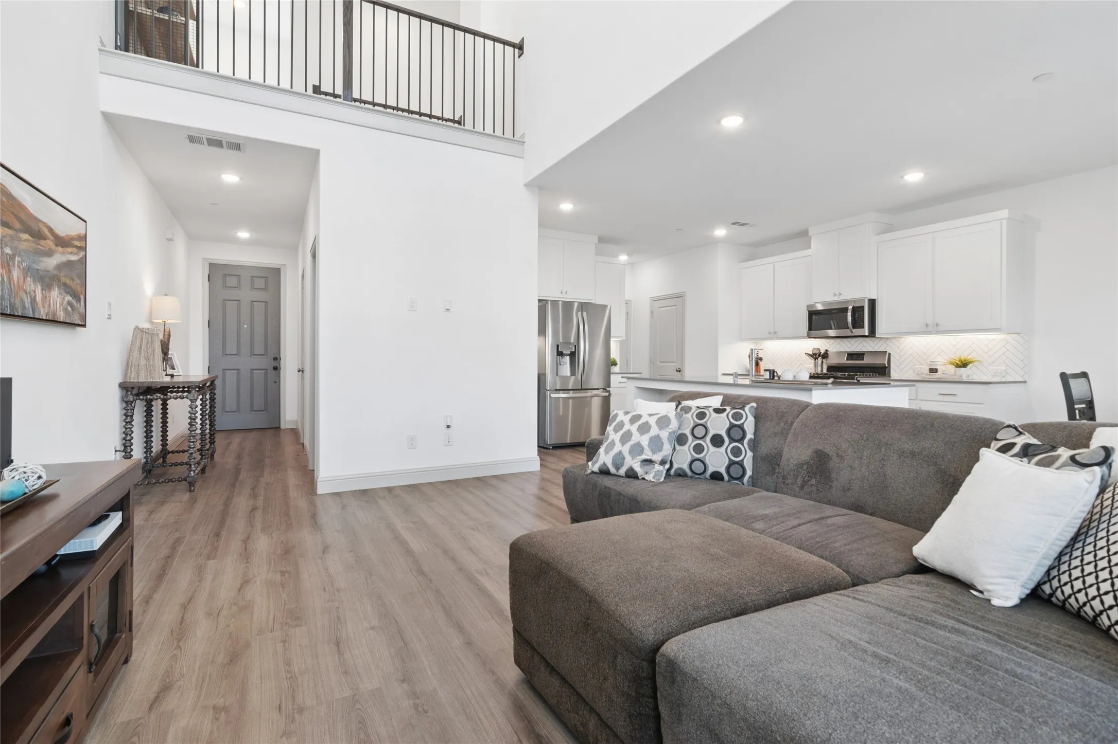 Townhouse For Sale in Collin County , 1336 Hill Country Place, Celina, Texas 75009, 2 Bedroom, 3 Bathroom, 2 Garage spaces, 1,617 Sqft, built in 2022, mls#21366544, Real Estate Agent in Celina, Homes For Sale in Collin county, Homes For Sale in Celina, Realtor in Celina Texas, Real Estate Brokerage Independent Realty Texas, Luminita Cordes Realtor