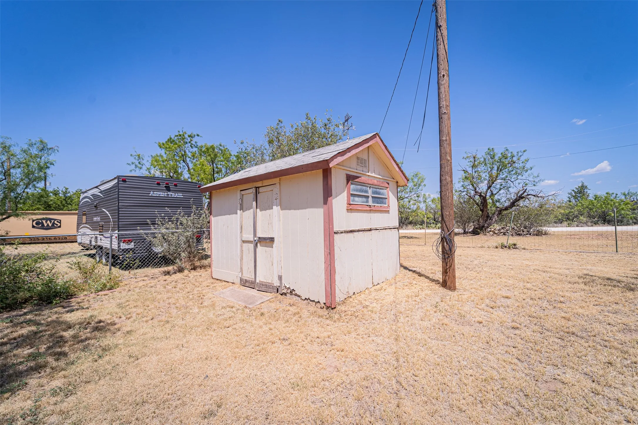 Single Family Residence For Sale in Jones County , 170 Rocky Point Road, Abilene, Texas 79601, 3 Bedroom, 1 Bathroom, Garage spaces, 1,550 Sqft, built in 1946, mls#21365101, Real Estate Agent in Abilene, Homes For Sale in Jones county, Homes For Sale in Abilene, Realtor in Abilene Texas, Real Estate Brokerage Independent Realty Texas, Luminita Cordes Realtor
