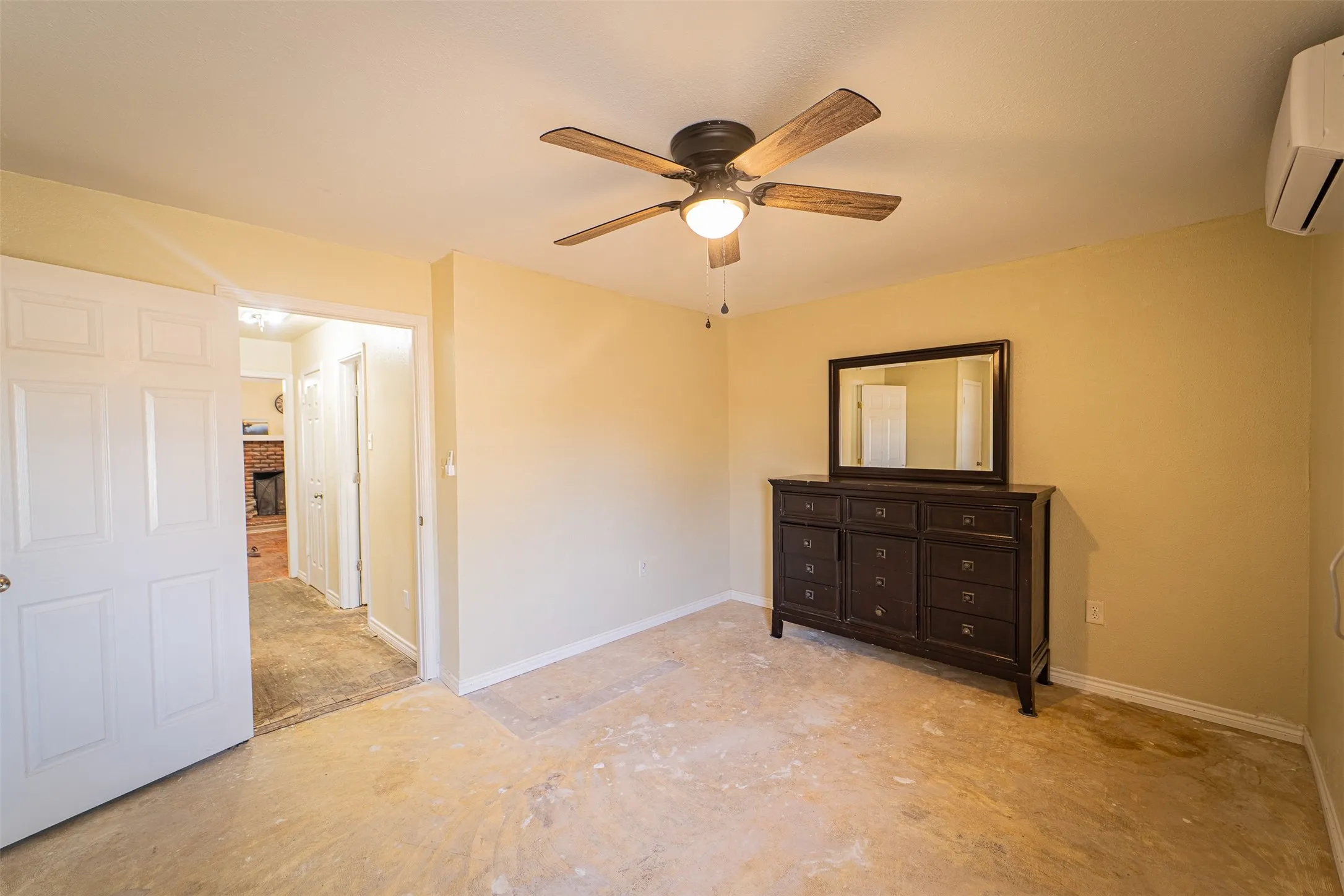 Single Family Residence For Sale in Jones County , 170 Rocky Point Road, Abilene, Texas 79601, 3 Bedroom, 1 Bathroom, Garage spaces, 1,550 Sqft, built in 1946, mls#21365101, Real Estate Agent in Abilene, Homes For Sale in Jones county, Homes For Sale in Abilene, Realtor in Abilene Texas, Real Estate Brokerage Independent Realty Texas, Luminita Cordes Realtor