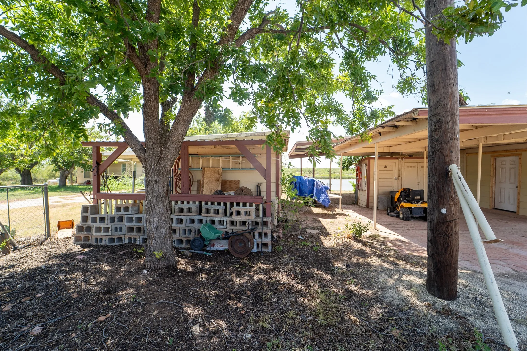 Single Family Residence For Sale in Jones County , 170 Rocky Point Road, Abilene, Texas 79601, 3 Bedroom, 1 Bathroom, Garage spaces, 1,550 Sqft, built in 1946, mls#21365101, Real Estate Agent in Abilene, Homes For Sale in Jones county, Homes For Sale in Abilene, Realtor in Abilene Texas, Real Estate Brokerage Independent Realty Texas, Luminita Cordes Realtor