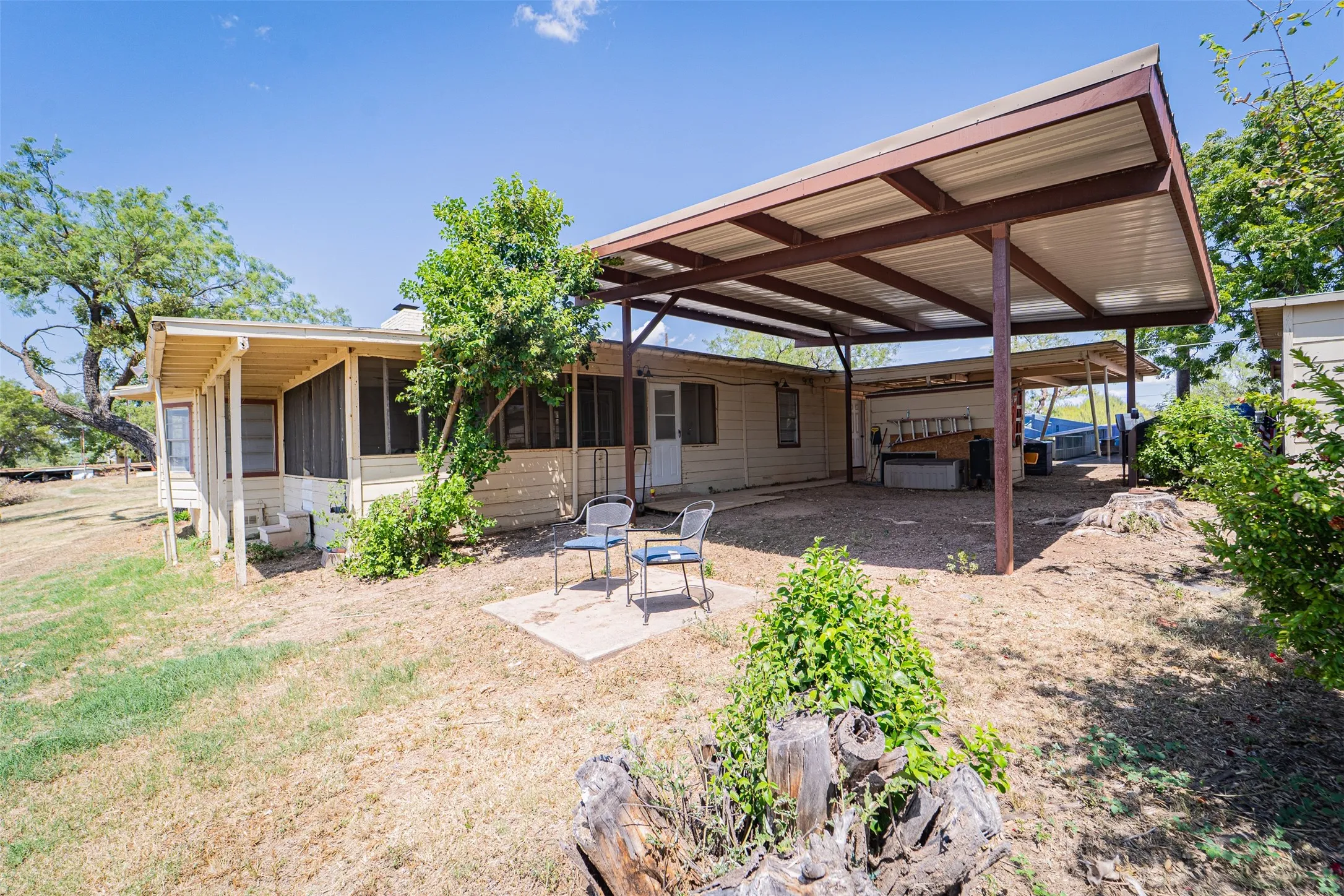 Single Family Residence For Sale in Jones County , 170 Rocky Point Road, Abilene, Texas 79601, 3 Bedroom, 1 Bathroom, Garage spaces, 1,550 Sqft, built in 1946, mls#21365101, Real Estate Agent in Abilene, Homes For Sale in Jones county, Homes For Sale in Abilene, Realtor in Abilene Texas, Real Estate Brokerage Independent Realty Texas, Luminita Cordes Realtor