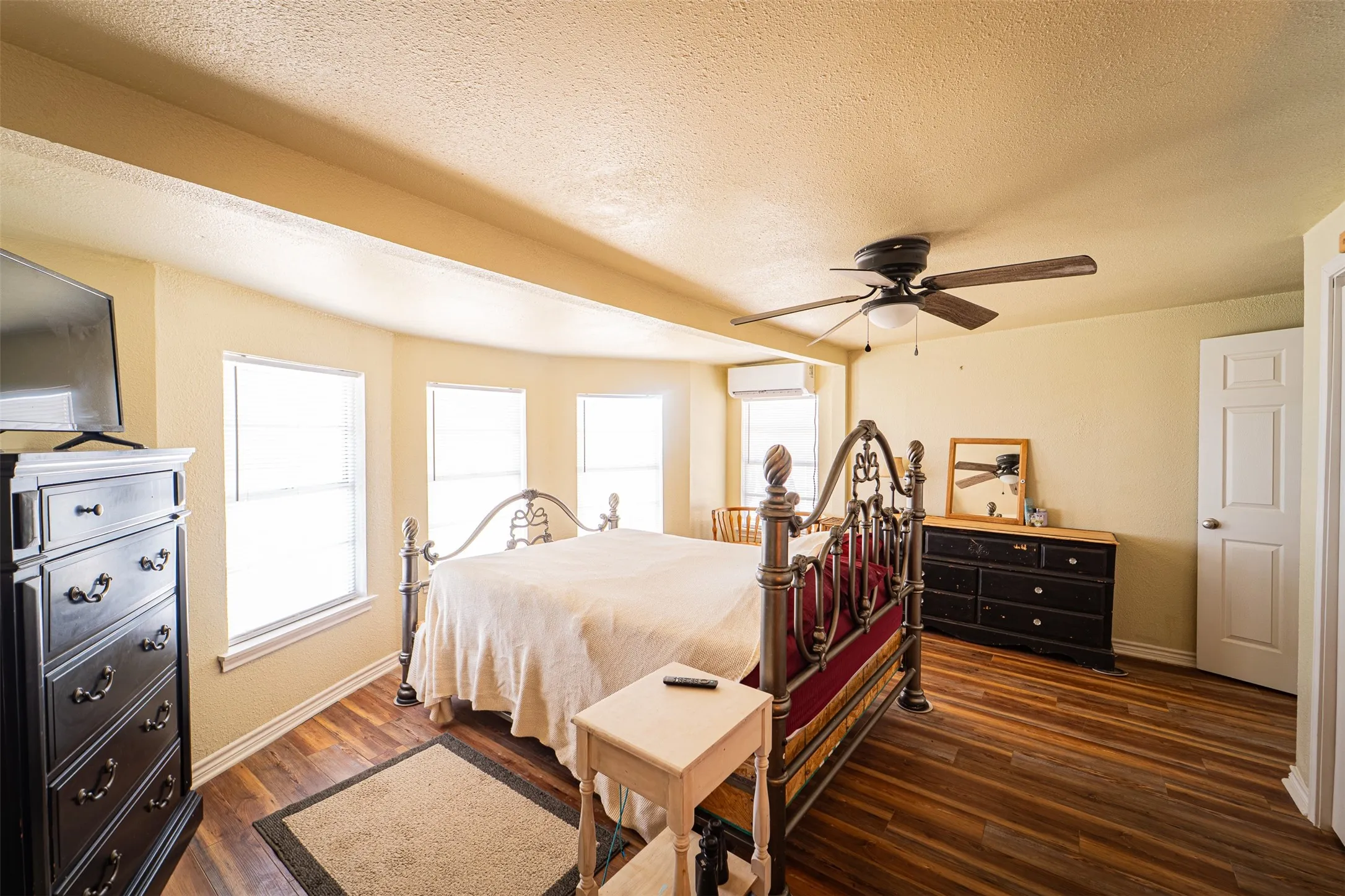 Single Family Residence For Sale in Jones County , 170 Rocky Point Road, Abilene, Texas 79601, 3 Bedroom, 1 Bathroom, Garage spaces, 1,550 Sqft, built in 1946, mls#21365101, Real Estate Agent in Abilene, Homes For Sale in Jones county, Homes For Sale in Abilene, Realtor in Abilene Texas, Real Estate Brokerage Independent Realty Texas, Luminita Cordes Realtor