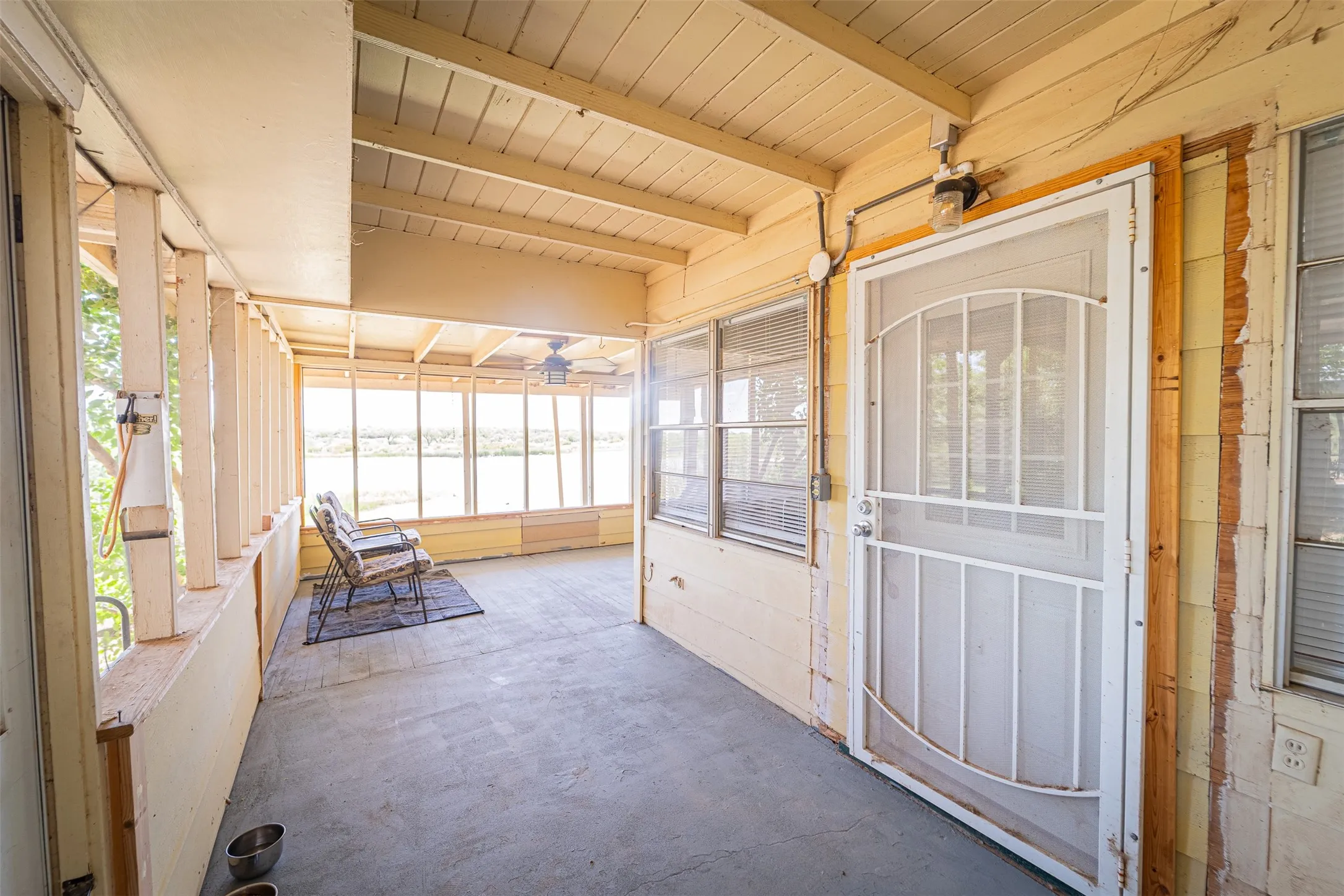 Single Family Residence For Sale in Jones County , 170 Rocky Point Road, Abilene, Texas 79601, 3 Bedroom, 1 Bathroom, Garage spaces, 1,550 Sqft, built in 1946, mls#21365101, Real Estate Agent in Abilene, Homes For Sale in Jones county, Homes For Sale in Abilene, Realtor in Abilene Texas, Real Estate Brokerage Independent Realty Texas, Luminita Cordes Realtor