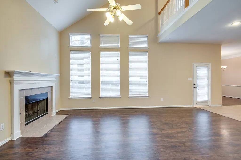 Single Family Residence For Rent in Tarrant County , 613 Caribou Way, Euless, Texas 76039, 4 Bedroom, 3 Bathroom, 2 Garage spaces, 2,770 Sqft, built in 2004, mls#21366541, Real Estate Agent in Euless, Homes For Rent in Tarrant county, Homes For Rent in Euless, Realtor in Euless Texas, Real Estate Brokerage Independent Realty Texas, Luminita Cordes Realtor
