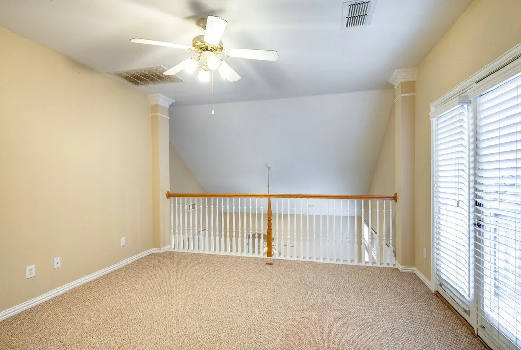Single Family Residence For Rent in Tarrant County , 613 Caribou Way, Euless, Texas 76039, 4 Bedroom, 3 Bathroom, 2 Garage spaces, 2,770 Sqft, built in 2004, mls#21366541, Real Estate Agent in Euless, Homes For Rent in Tarrant county, Homes For Rent in Euless, Realtor in Euless Texas, Real Estate Brokerage Independent Realty Texas, Luminita Cordes Realtor