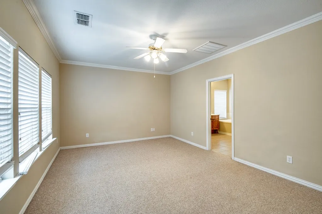 Single Family Residence For Rent in Tarrant County , 613 Caribou Way, Euless, Texas 76039, 4 Bedroom, 3 Bathroom, 2 Garage spaces, 2,770 Sqft, built in 2004, mls#21366541, Real Estate Agent in Euless, Homes For Rent in Tarrant county, Homes For Rent in Euless, Realtor in Euless Texas, Real Estate Brokerage Independent Realty Texas, Luminita Cordes Realtor