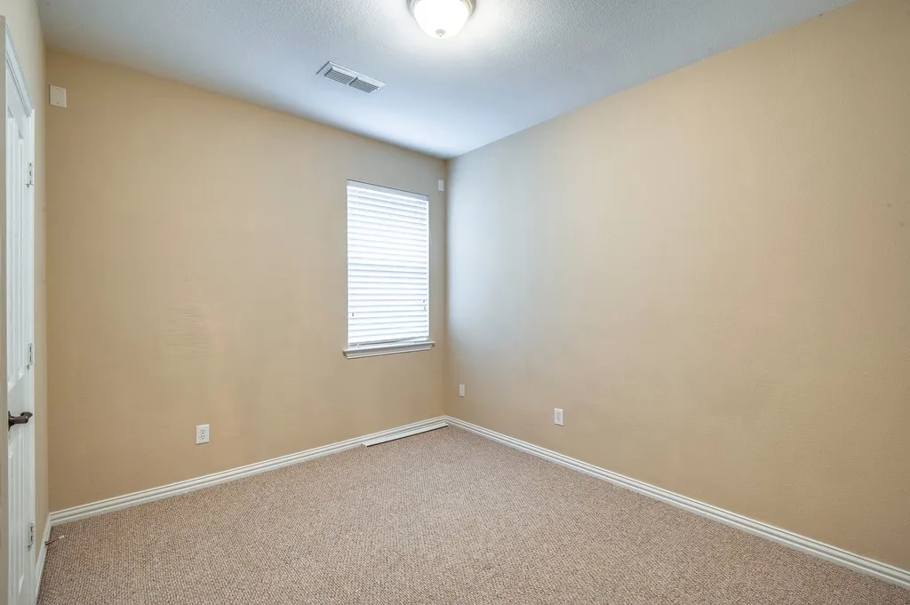 Single Family Residence For Rent in Tarrant County , 613 Caribou Way, Euless, Texas 76039, 4 Bedroom, 3 Bathroom, 2 Garage spaces, 2,770 Sqft, built in 2004, mls#21366541, Real Estate Agent in Euless, Homes For Rent in Tarrant county, Homes For Rent in Euless, Realtor in Euless Texas, Real Estate Brokerage Independent Realty Texas, Luminita Cordes Realtor