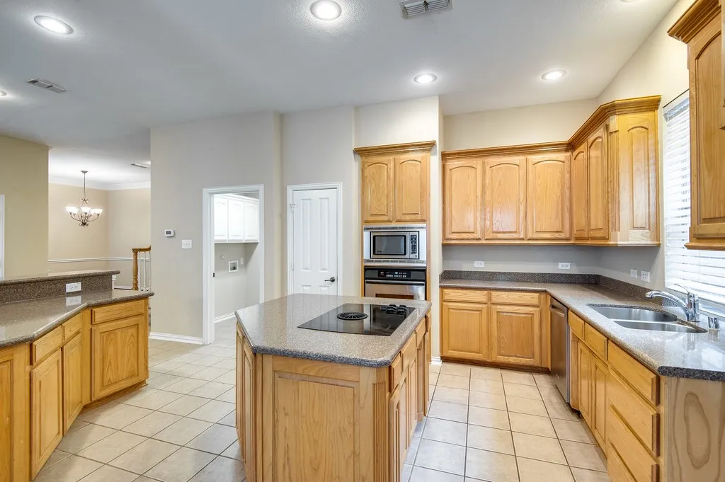 Single Family Residence For Rent in Tarrant County , 613 Caribou Way, Euless, Texas 76039, 4 Bedroom, 3 Bathroom, 2 Garage spaces, 2,770 Sqft, built in 2004, mls#21366541, Real Estate Agent in Euless, Homes For Rent in Tarrant county, Homes For Rent in Euless, Realtor in Euless Texas, Real Estate Brokerage Independent Realty Texas, Luminita Cordes Realtor